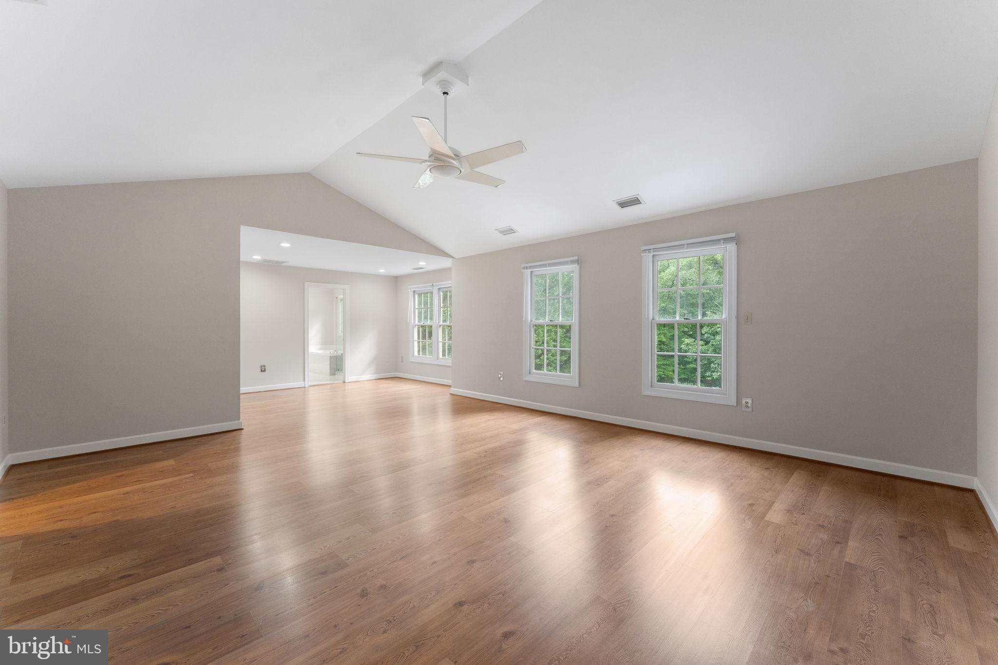 QUINCE ORCHARD KNOLLS - Residential