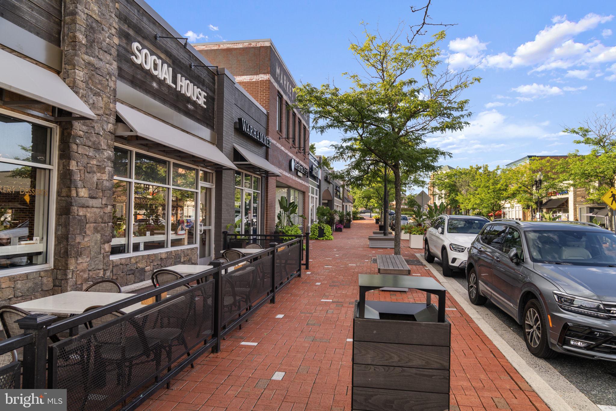 QUINCE ORCHARD KNOLLS - Residential