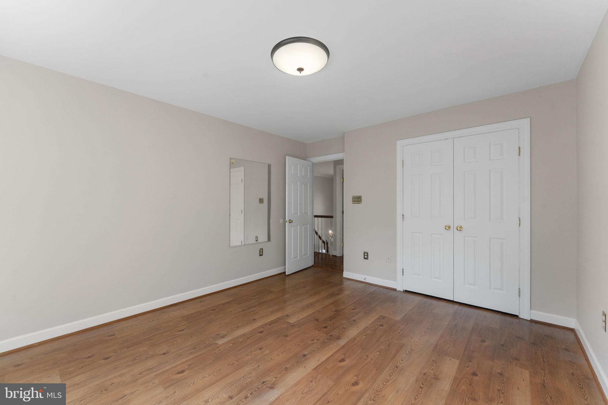 QUINCE ORCHARD KNOLLS - Residential