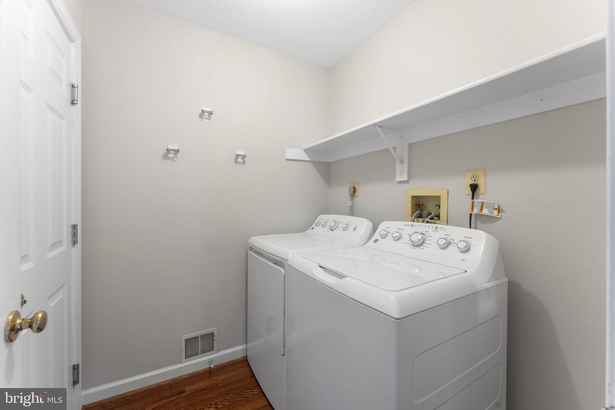 QUINCE ORCHARD KNOLLS - Residential