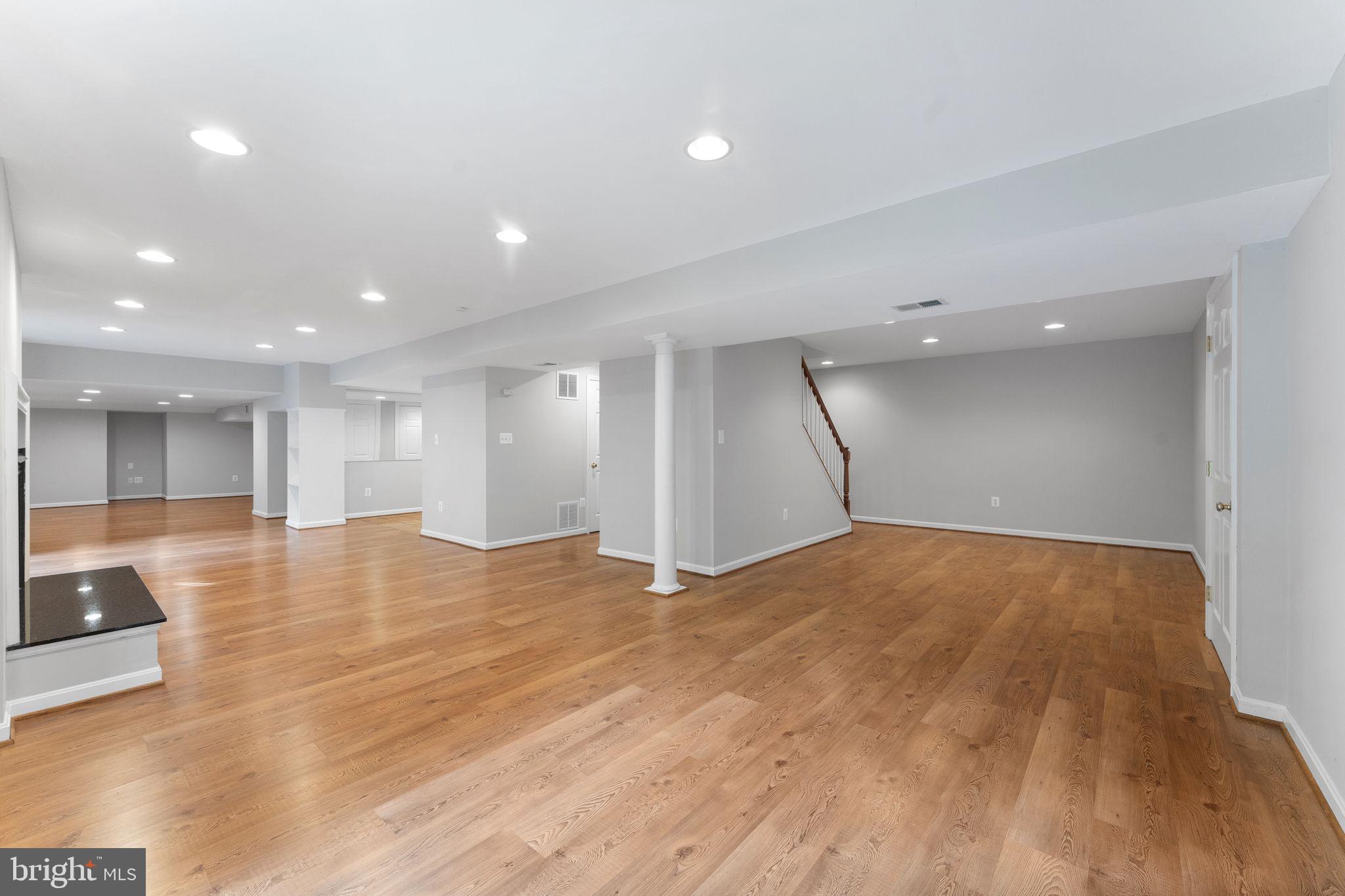 QUINCE ORCHARD KNOLLS - Residential