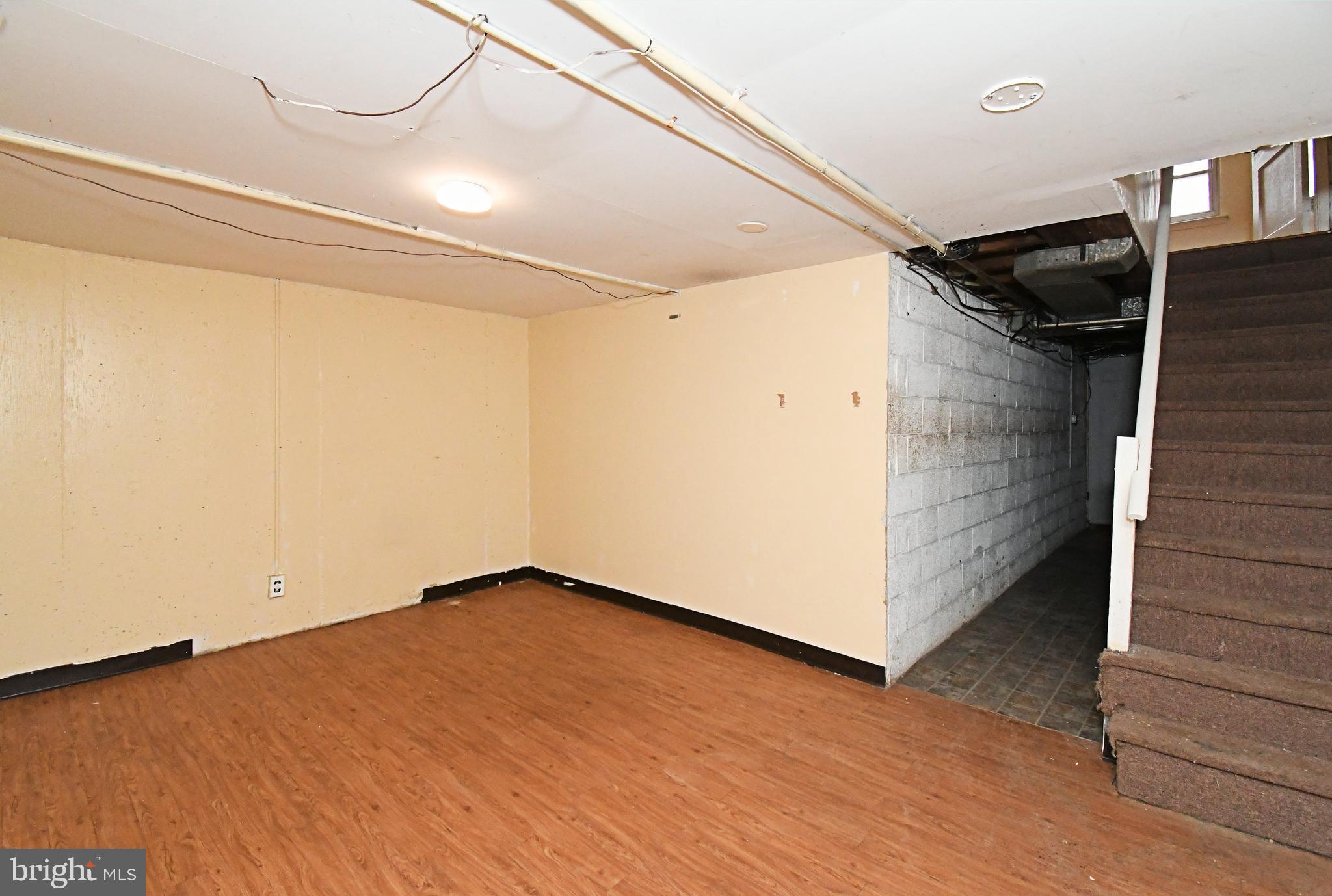 WEST OAK LANE - Residential