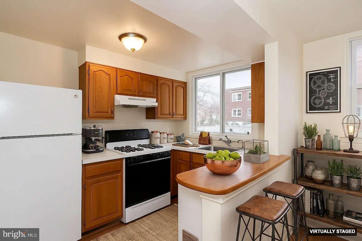 WEST OAK LANE - Residential