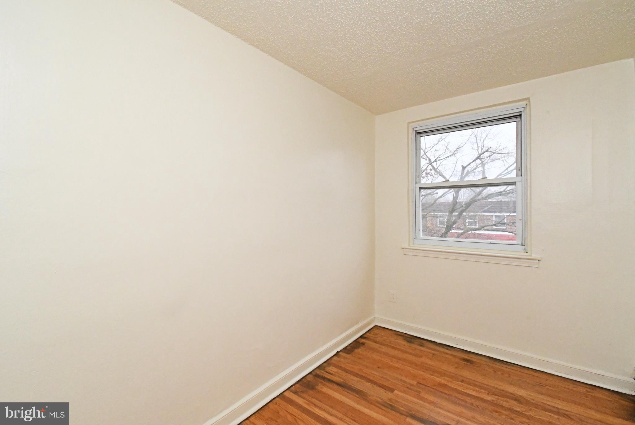 WEST OAK LANE - Residential