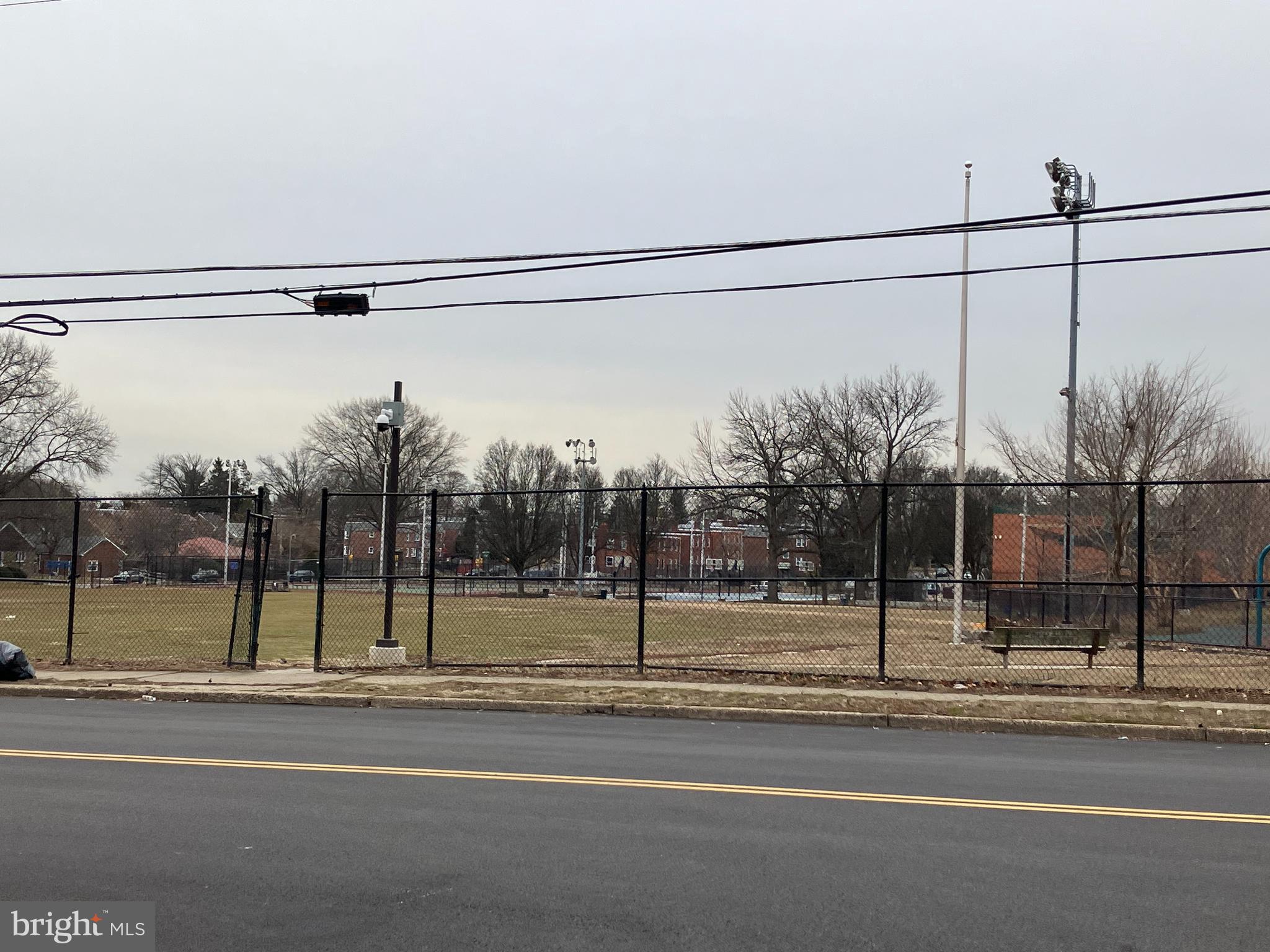 WEST OAK LANE - Residential