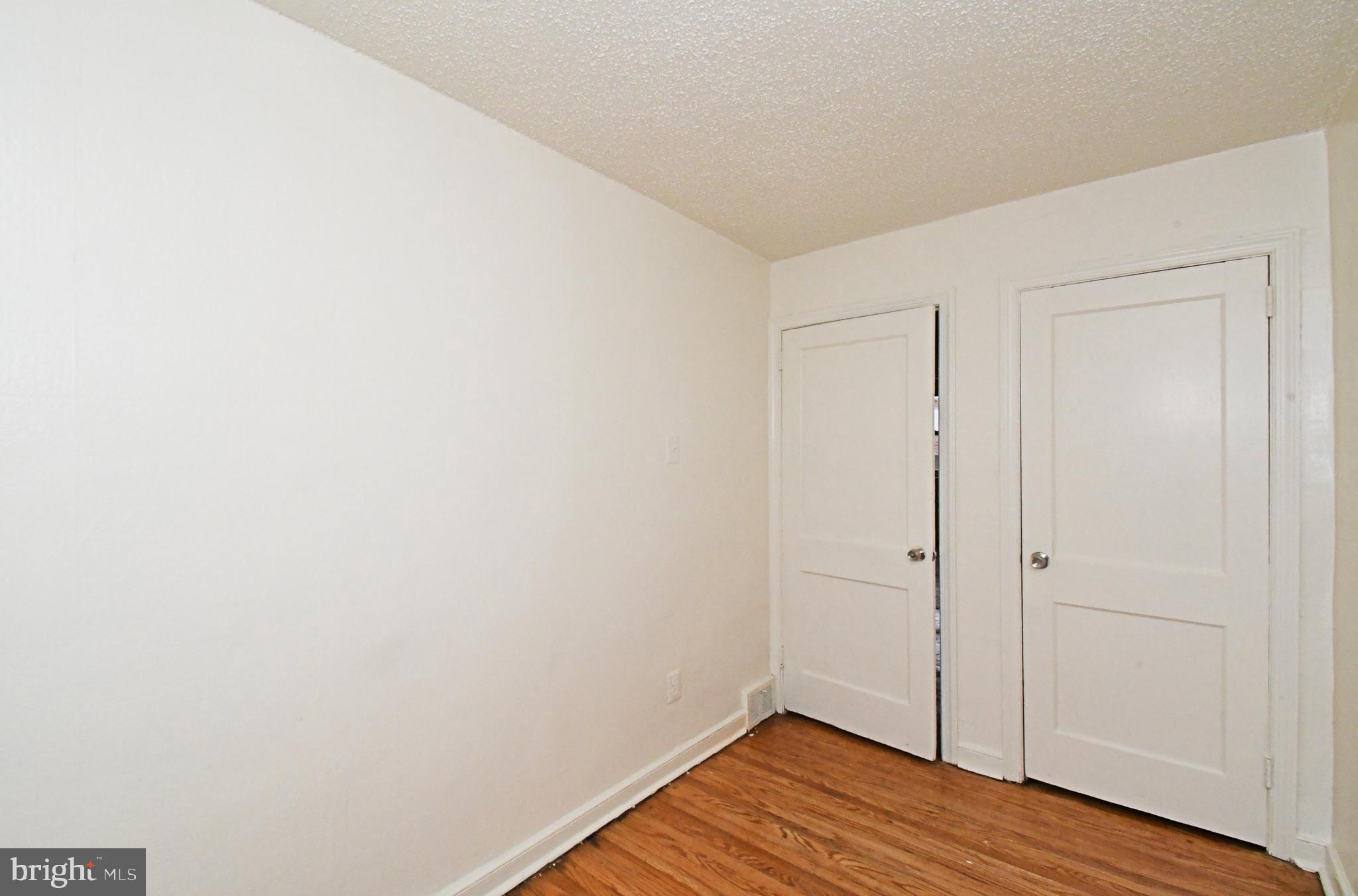 WEST OAK LANE - Residential