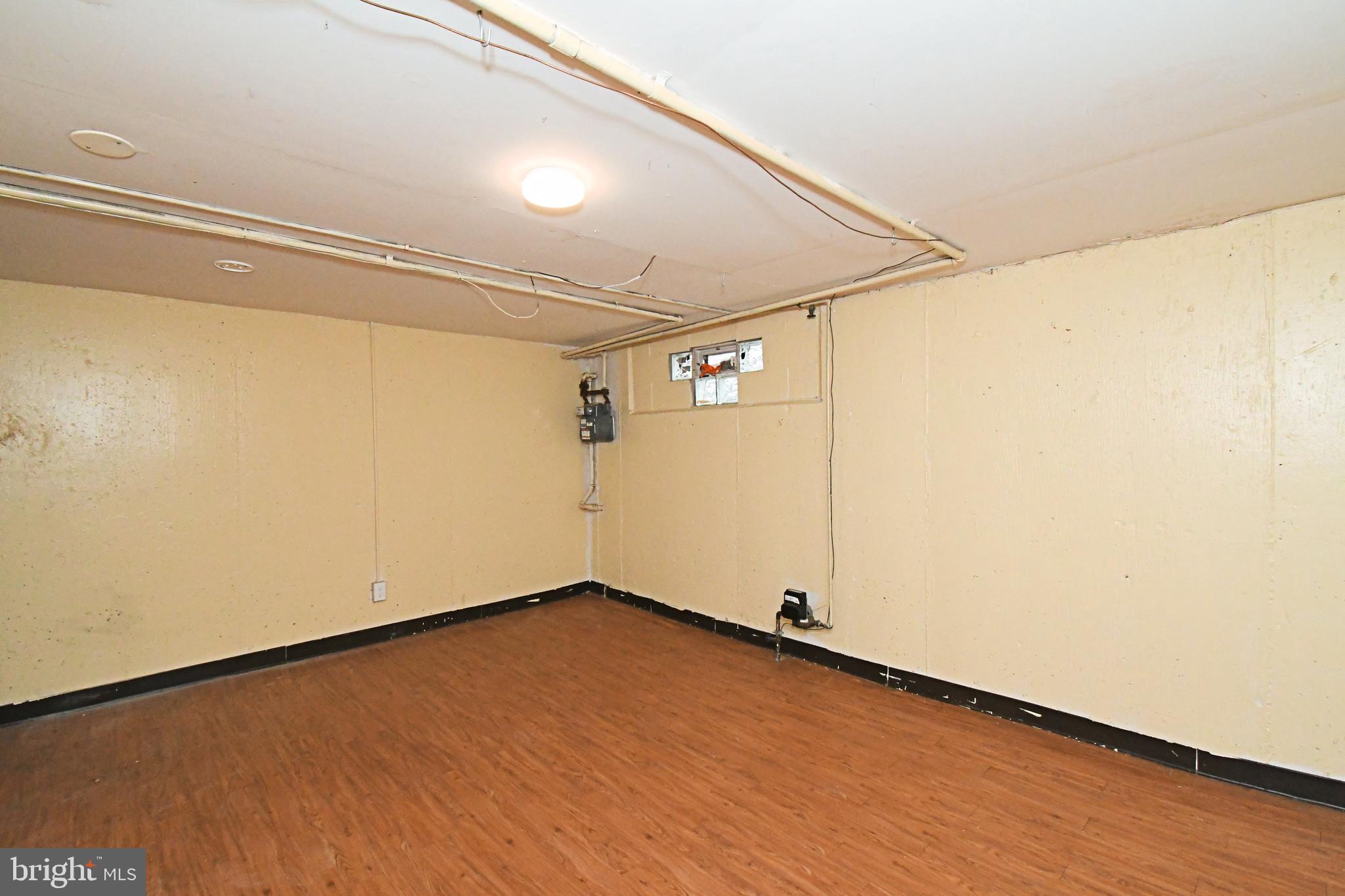 WEST OAK LANE - Residential