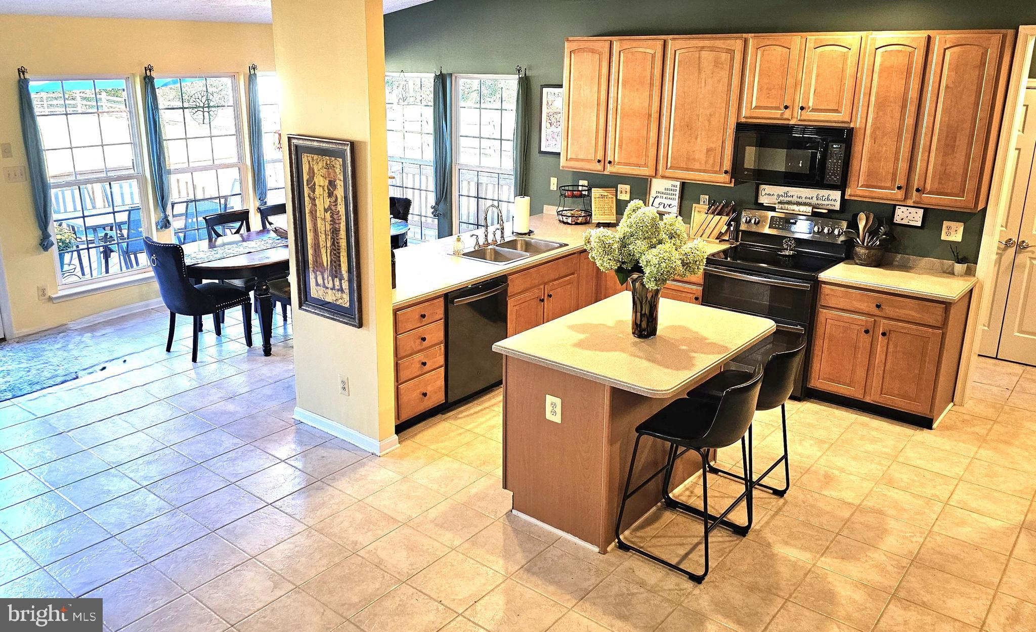 ESTATES OF WALNUT LANE - Residential