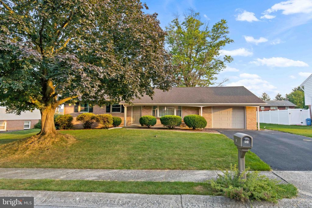 Photo of 466 SURREY DR, LANCASTER, PA 17601 (MLS # PALA2039526)