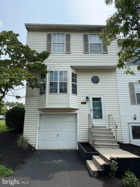 Townhouse For Sale - 291 Lincoln Avenue<br/> Dauphin County, HARRISBURG, PA 17111