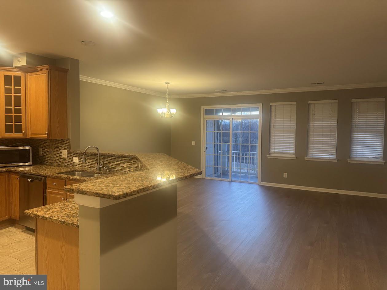 BELMONT BAY - Residential Lease