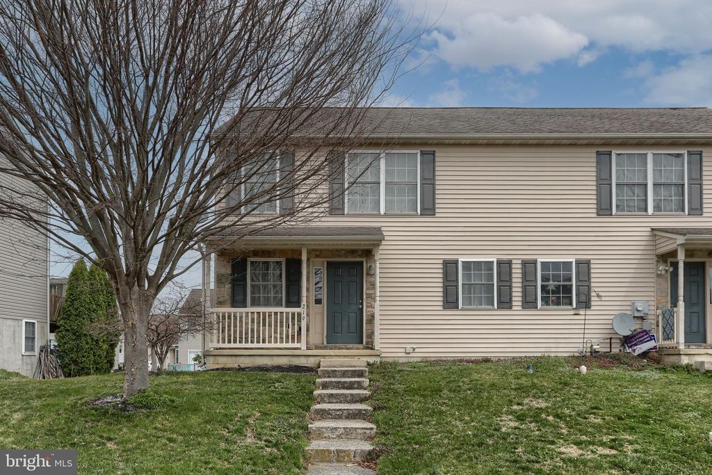 Photo of 219 Perthshire Drive, Lancaster, PA 17603 (MLS # PALA2055096)