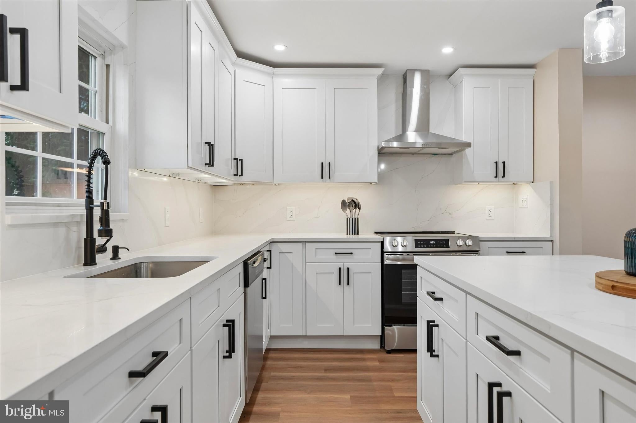 2924 JUNE AVENUE