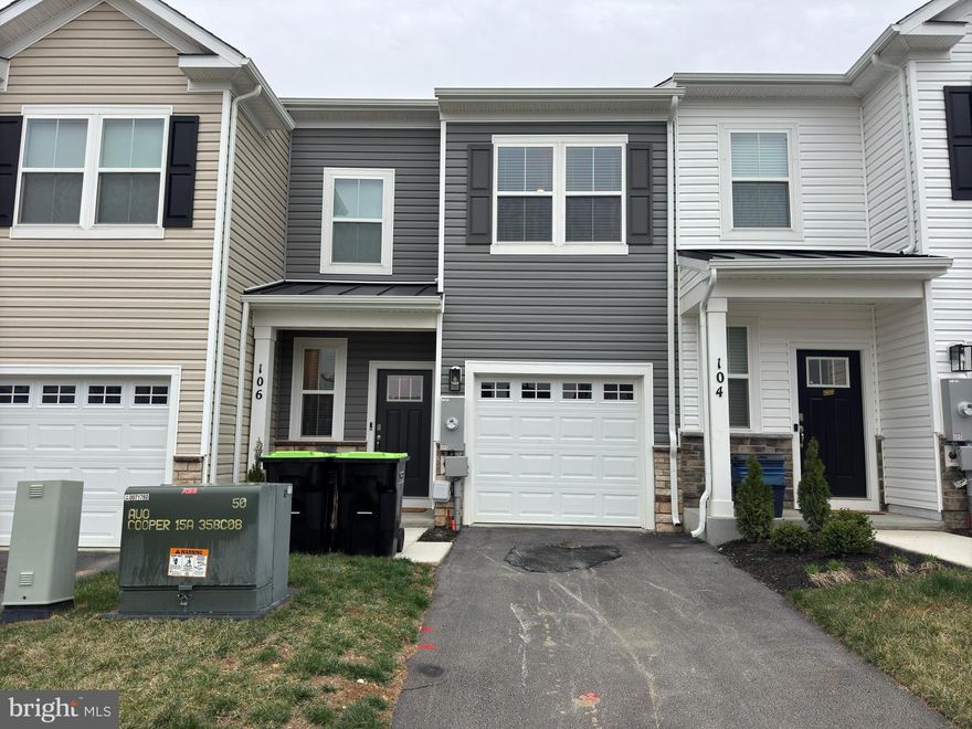 THIS  UNIT HAS AN OPEN KITCHEN WITH GRANITE COUNTERTOPS, STAINLESS STEEL APPLIANCES, LED LIGHTING AND 1 USB/OUTLET COMBO IN KITCHEN. WHOLE HOUSE WINDOW TREATMENTS INCLUDED, WASHER/DRYER AND PROGRAMABLE THERMOSTAT. RENT INCLUDES EXTERIOR LAWN CARE AND SNOW REMOVAL. WASHER AND DRYER INCLUDED. VERY NEAR TO 1-81 AND ALL SHOPPING