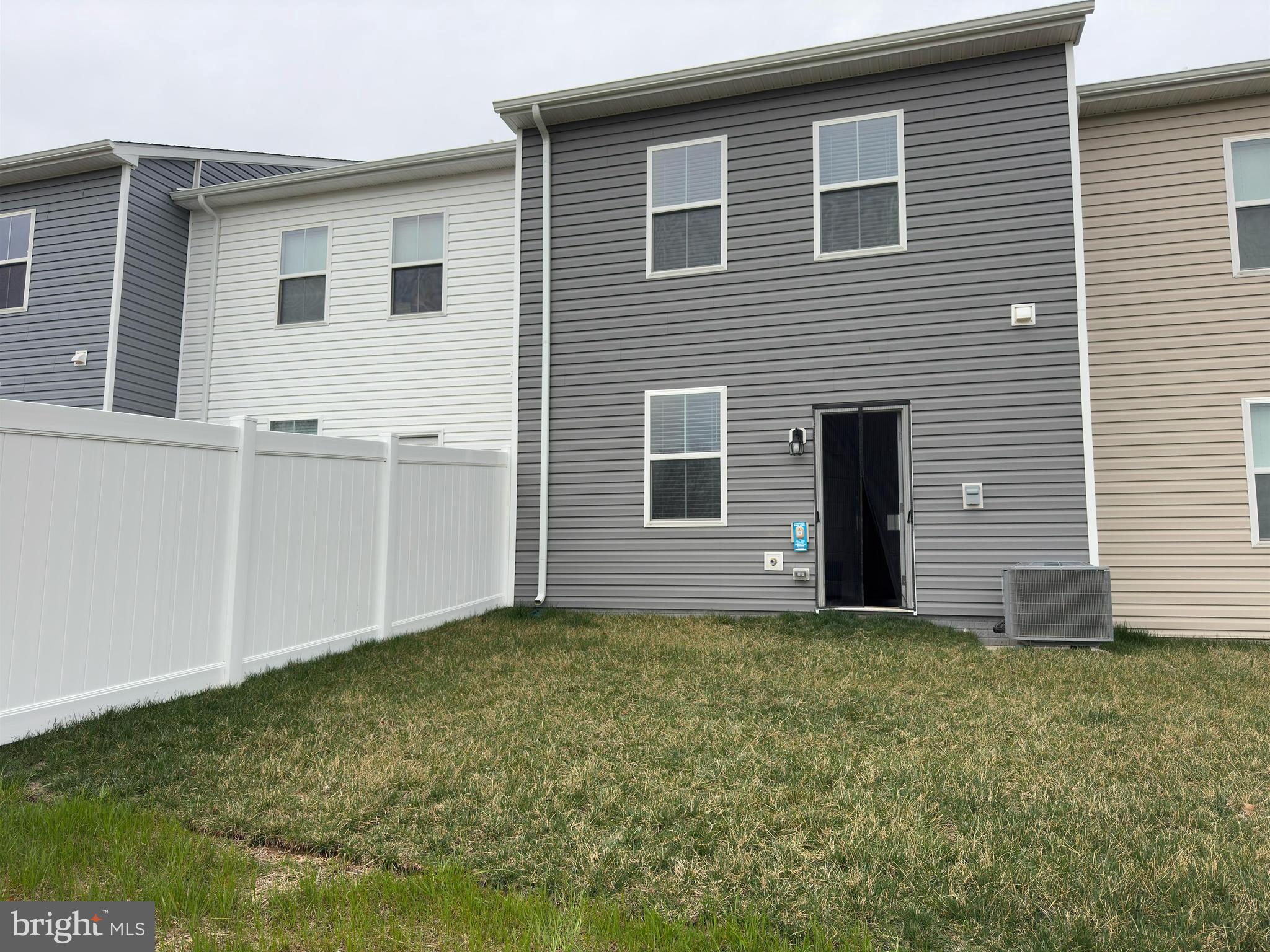 RETREAT AT WINDING CREEK - Residential Lease