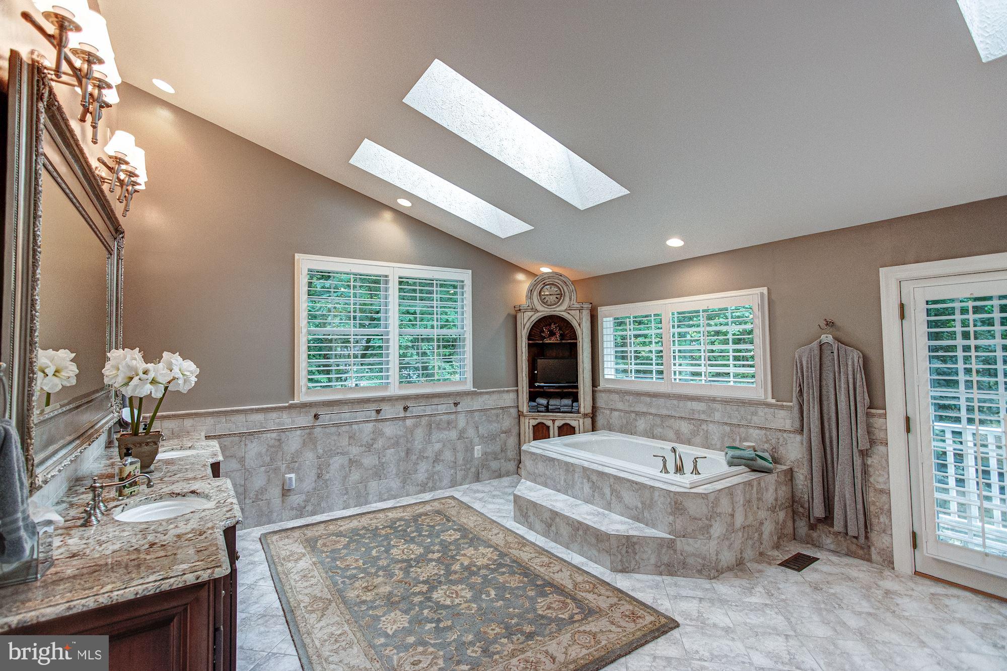 EATON PARK - Residential