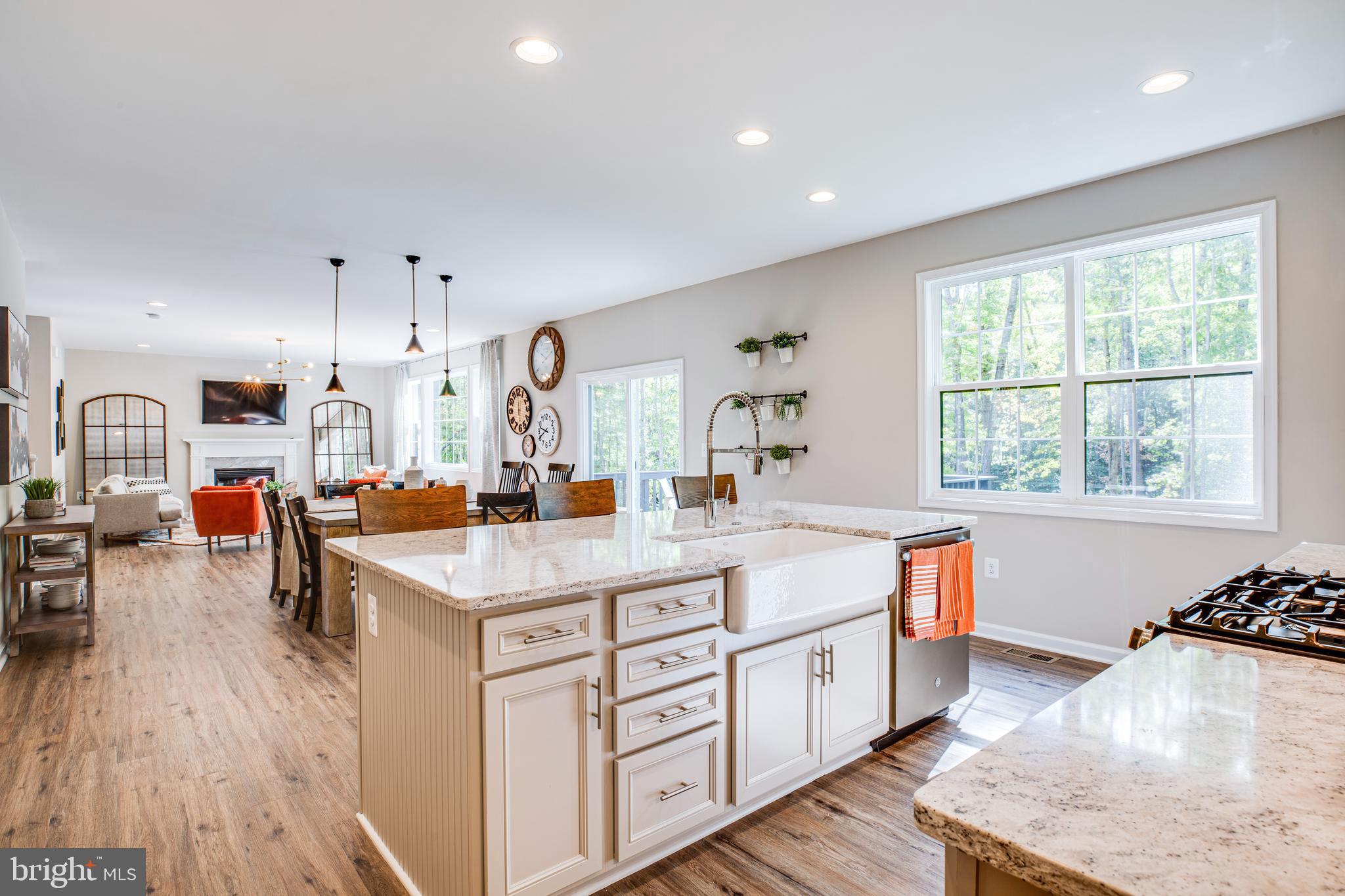 WHITEHALL - Residential