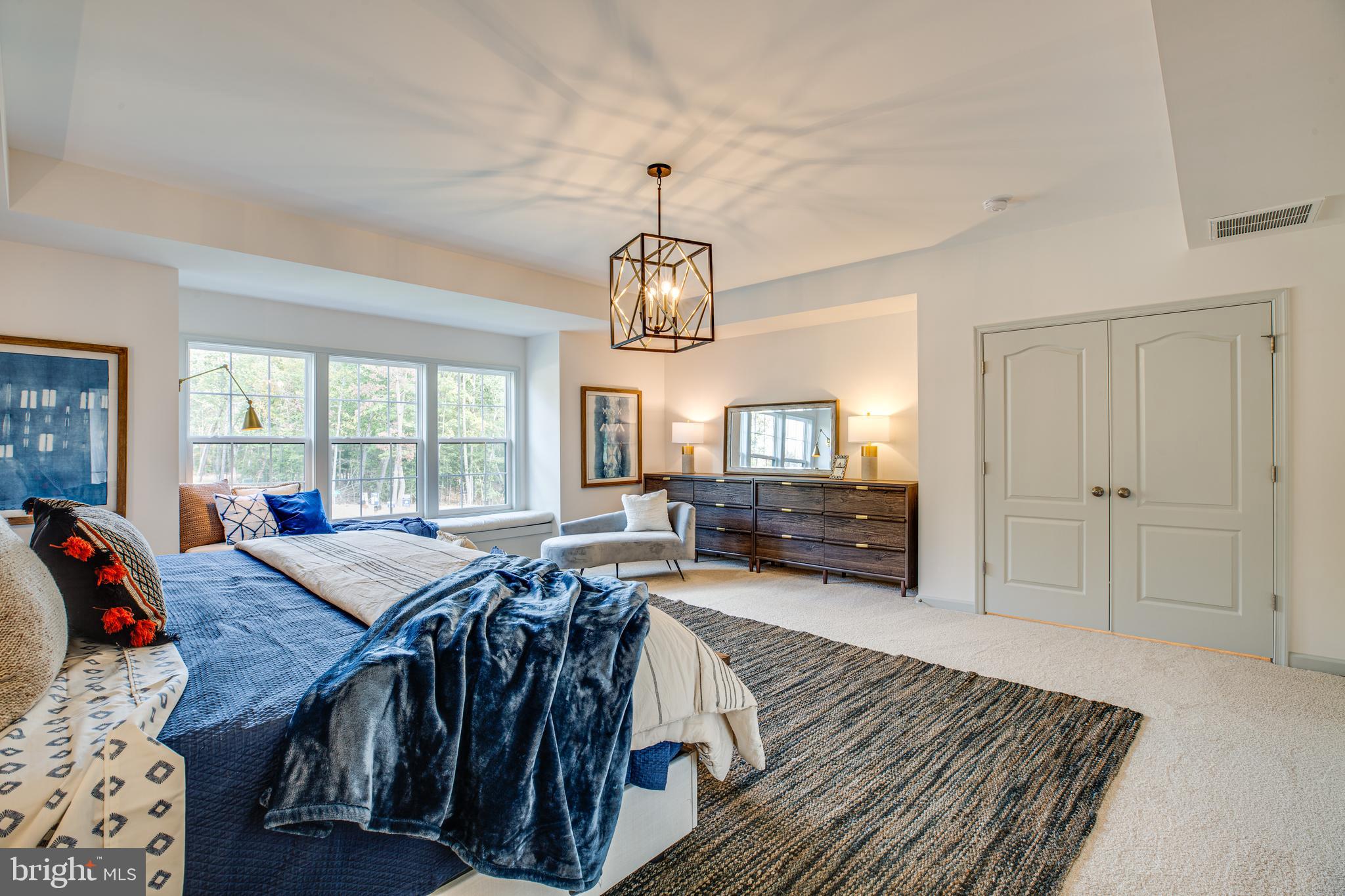 WHITEHALL - Residential