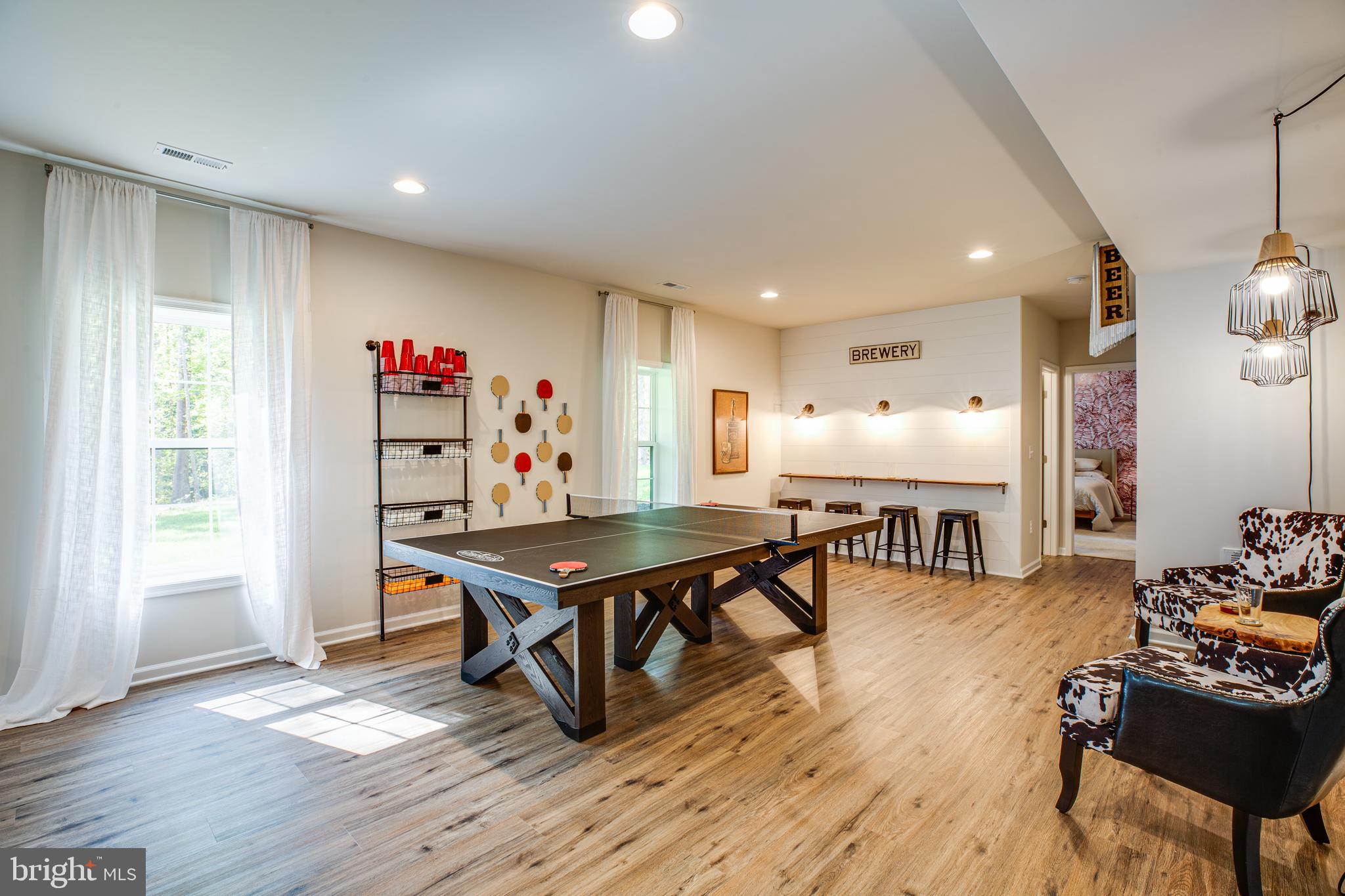 WHITEHALL - Residential