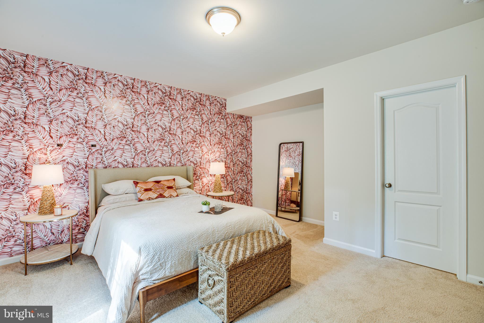 WHITEHALL - Residential