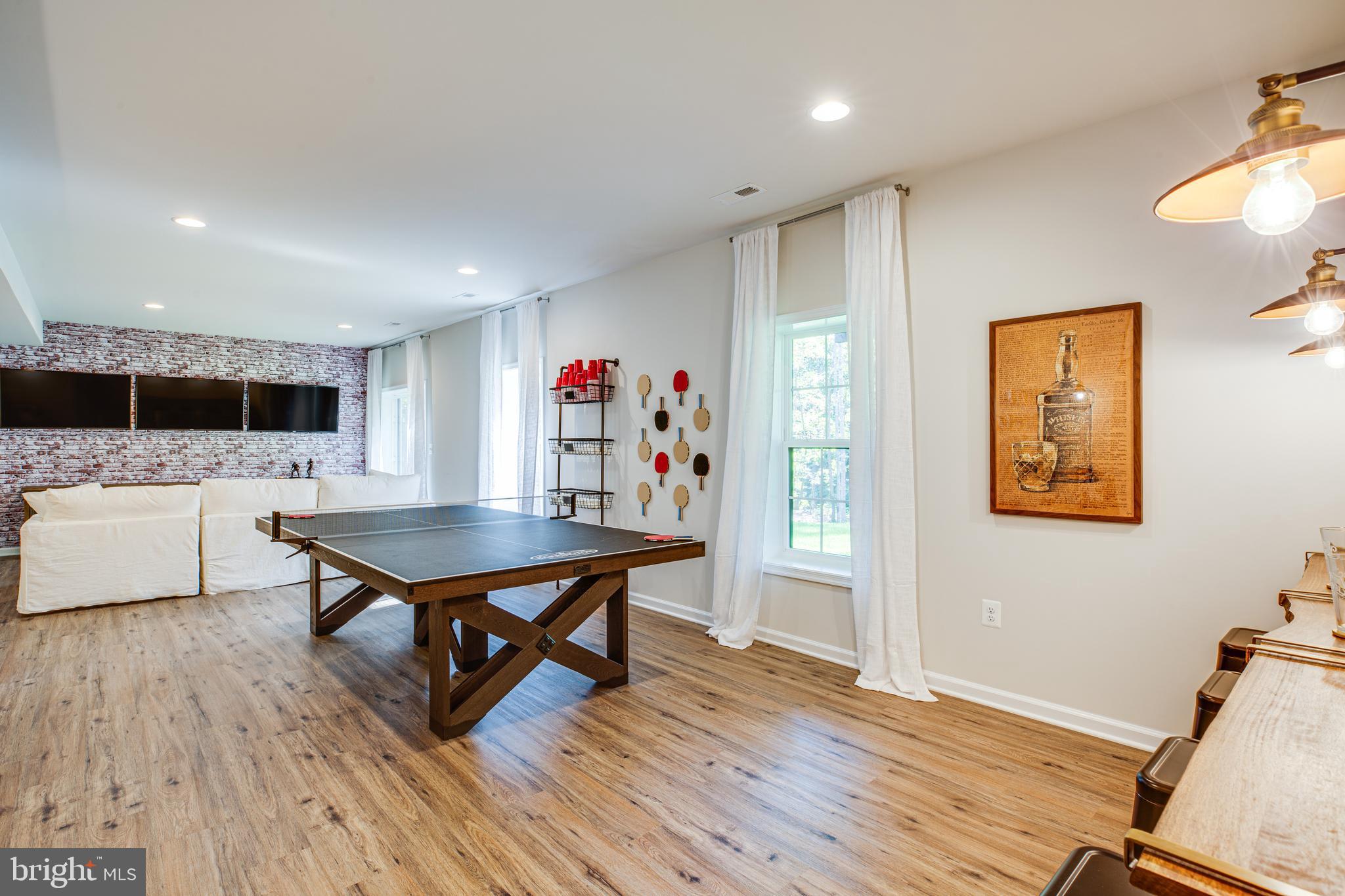 WHITEHALL - Residential