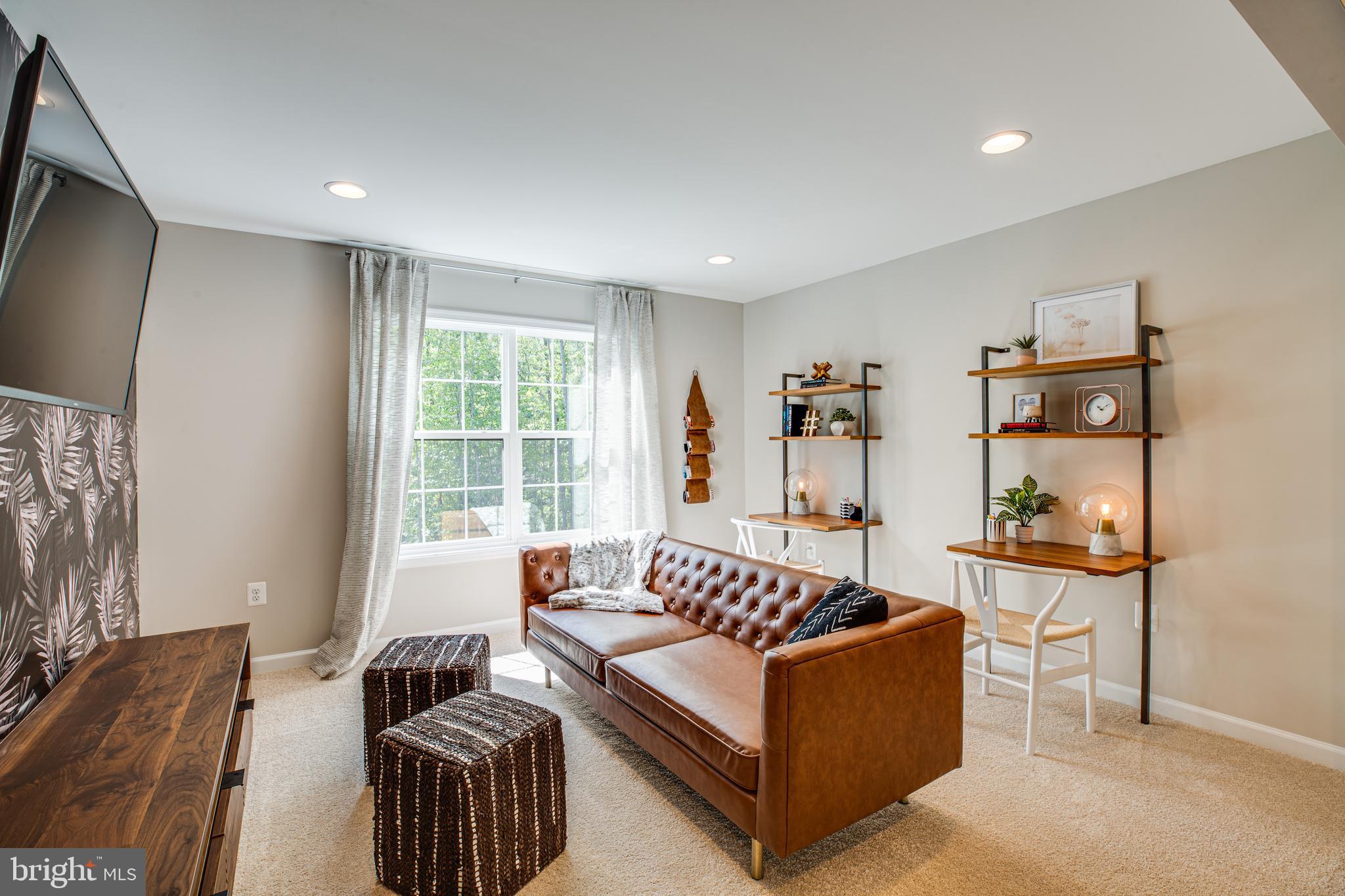 WHITEHALL - Residential