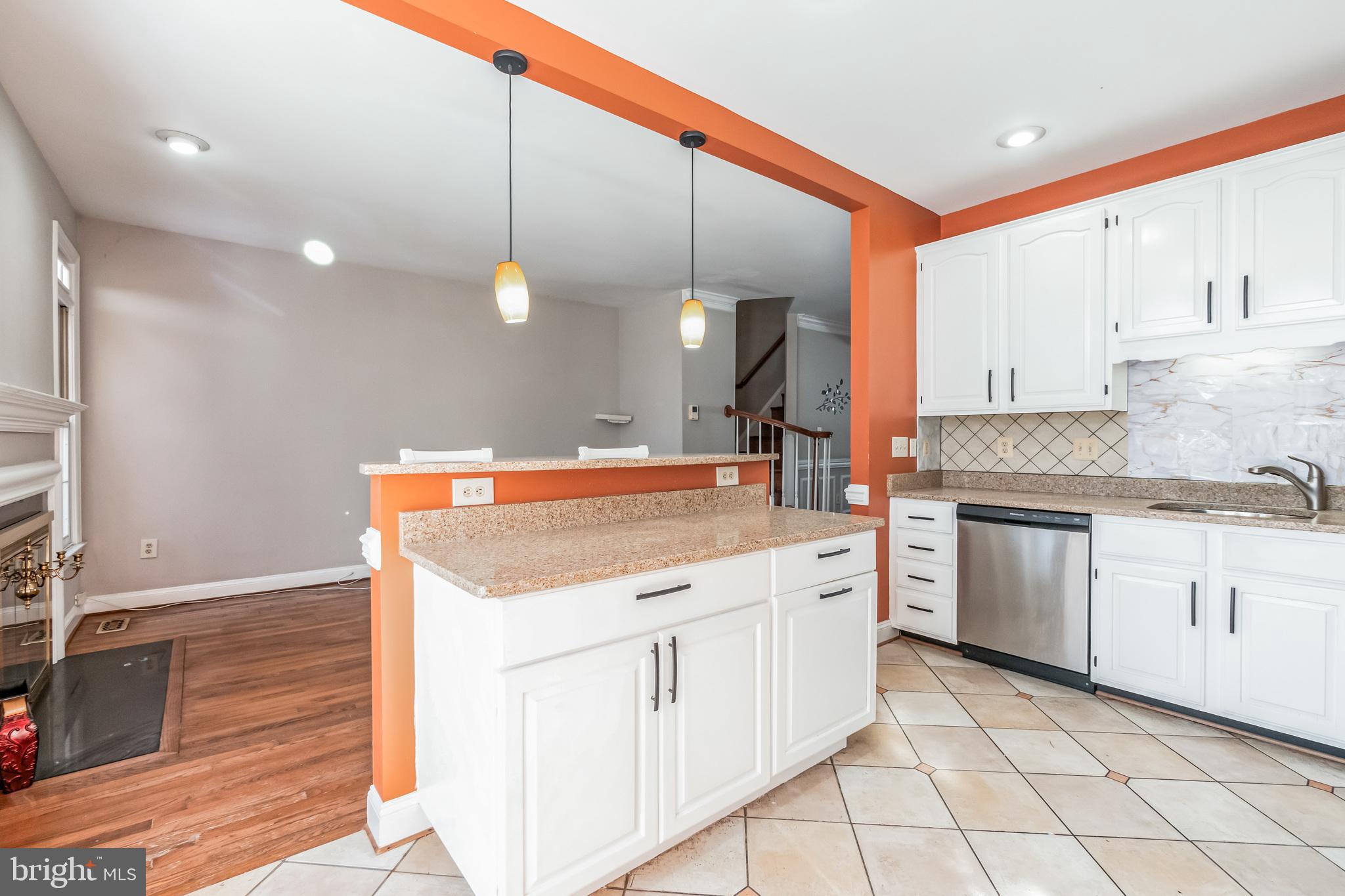 COURTHOUSE WOODS - Residential Lease