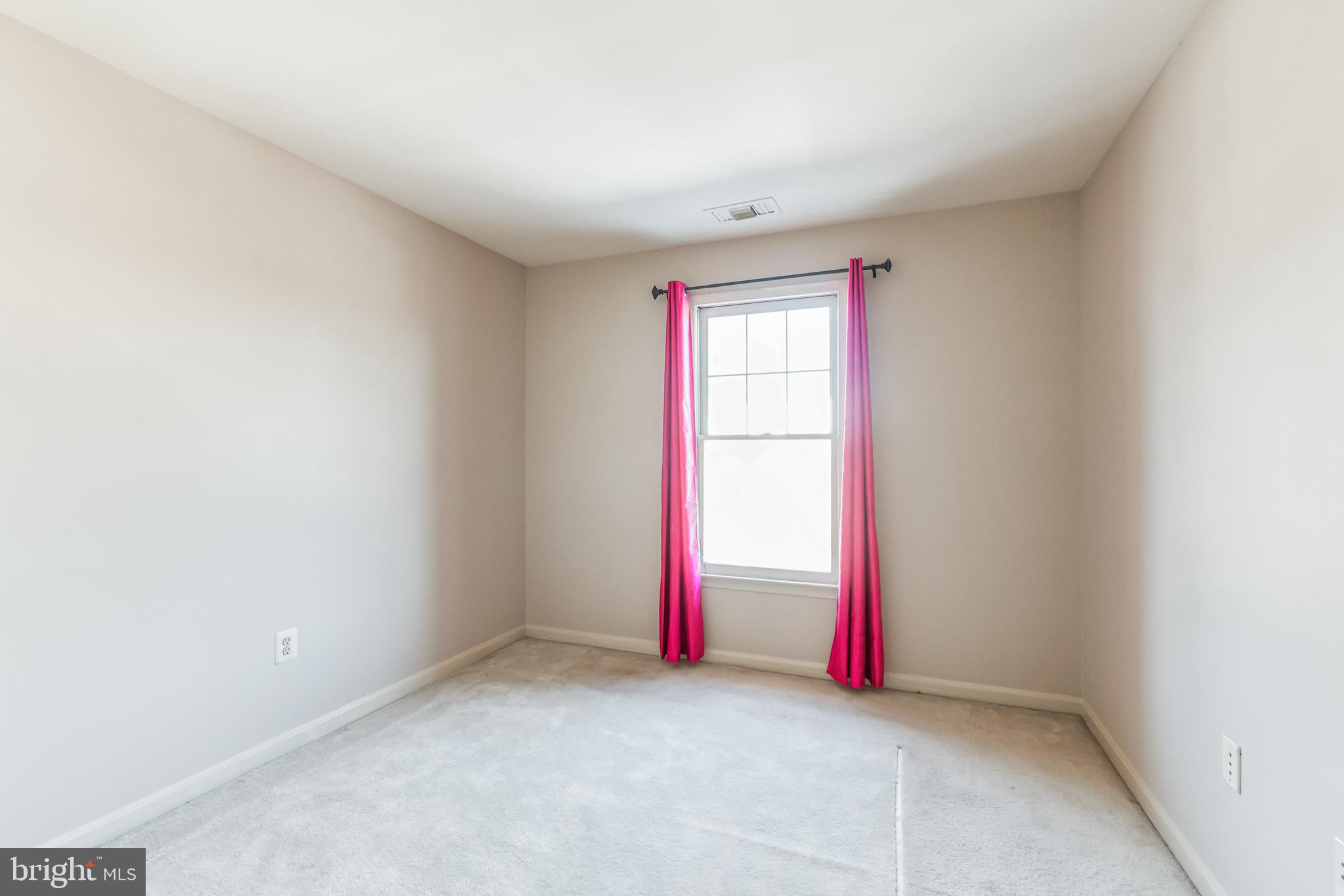 COURTHOUSE WOODS - Residential Lease