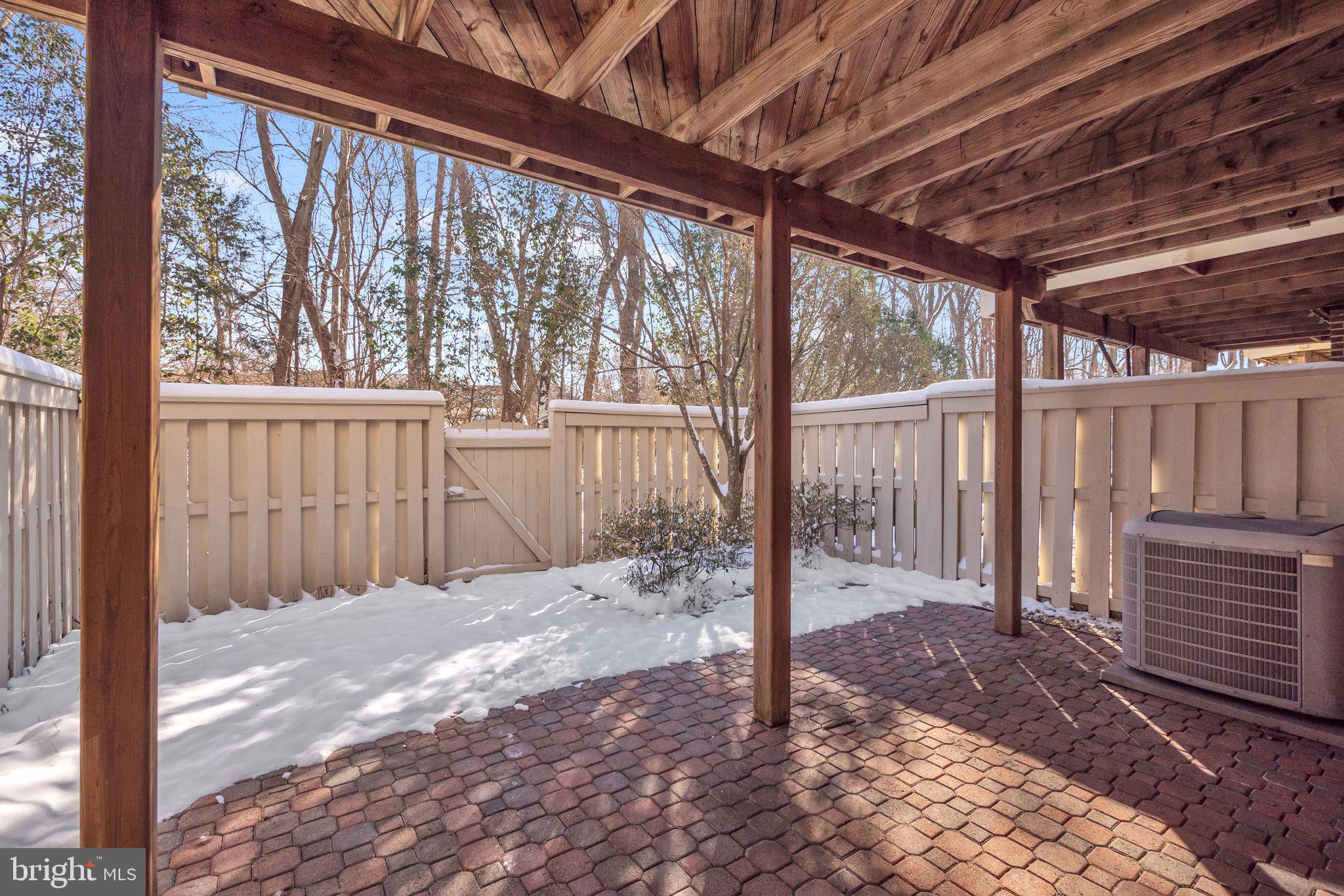 COURTHOUSE WOODS - Residential Lease