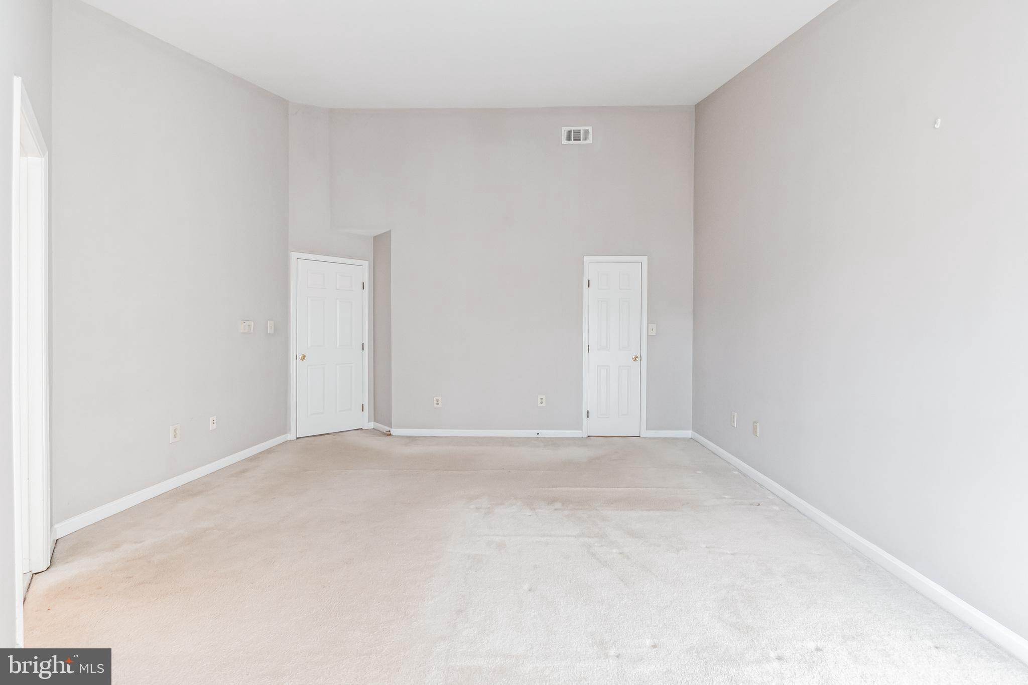 COURTHOUSE WOODS - Residential Lease