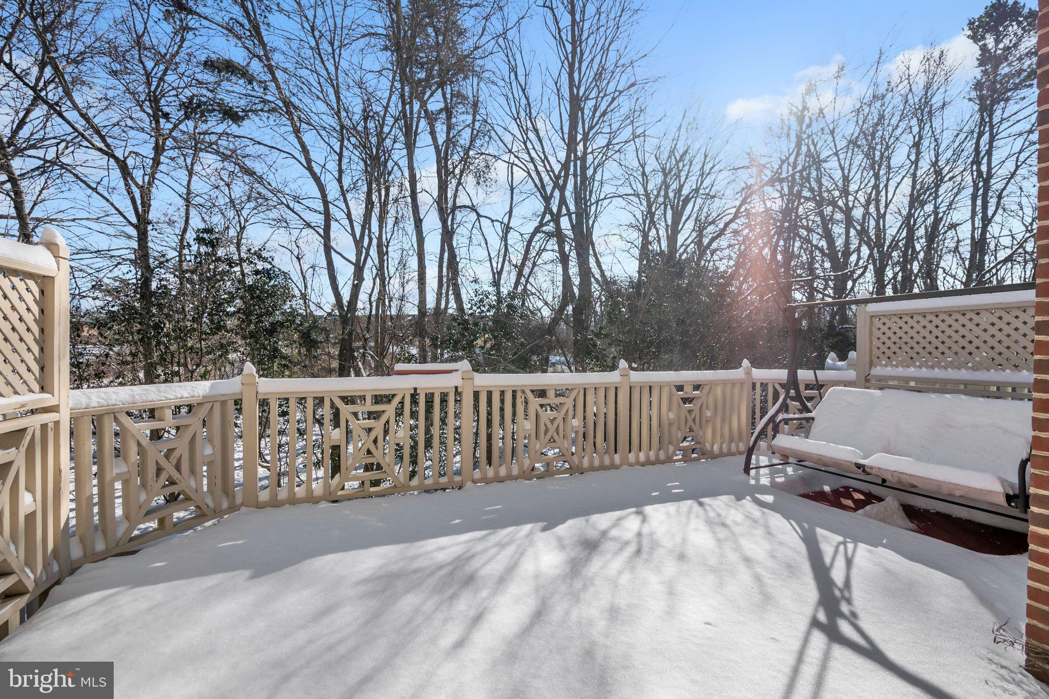 COURTHOUSE WOODS - Residential Lease