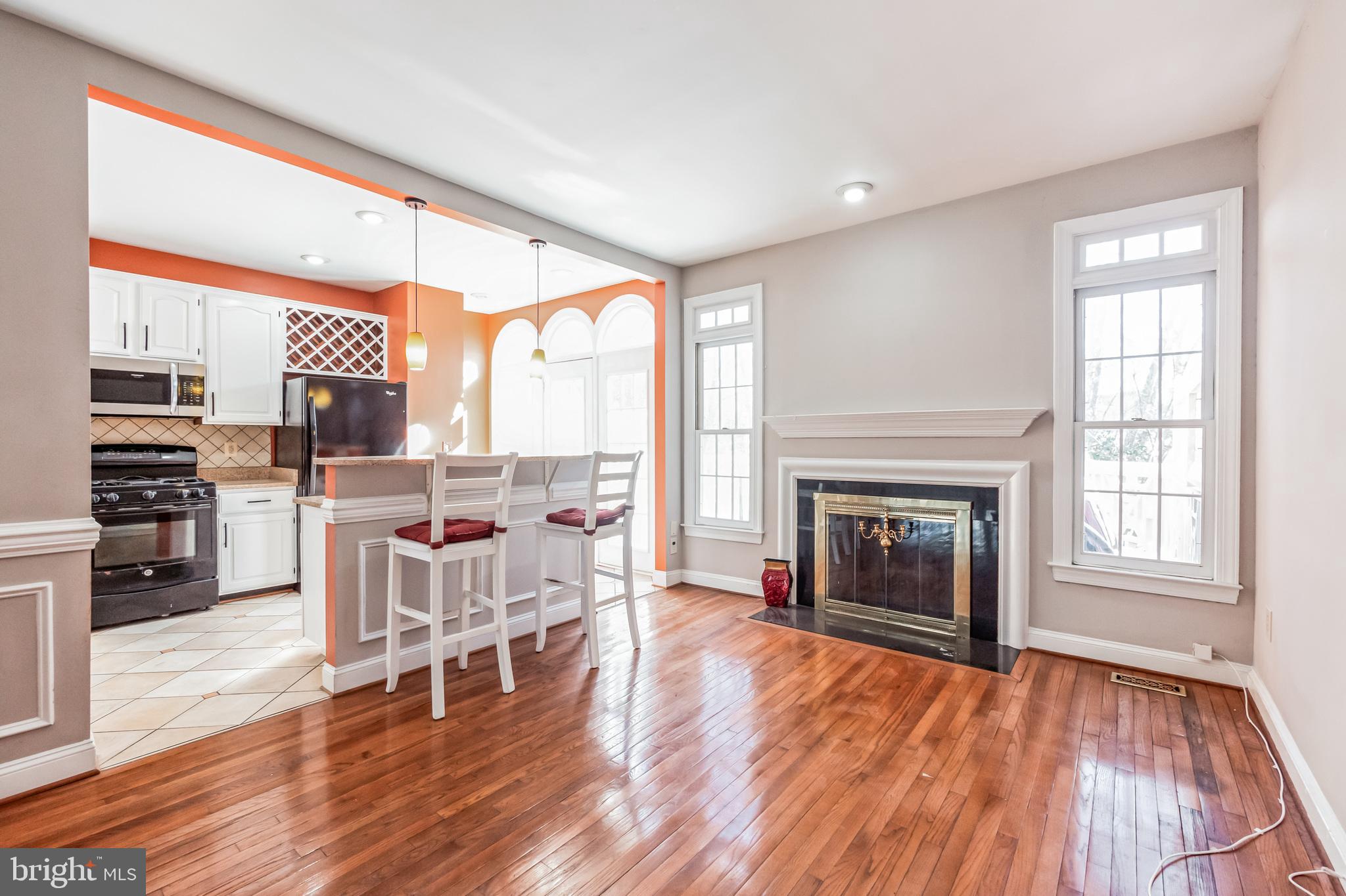 COURTHOUSE WOODS - Residential Lease