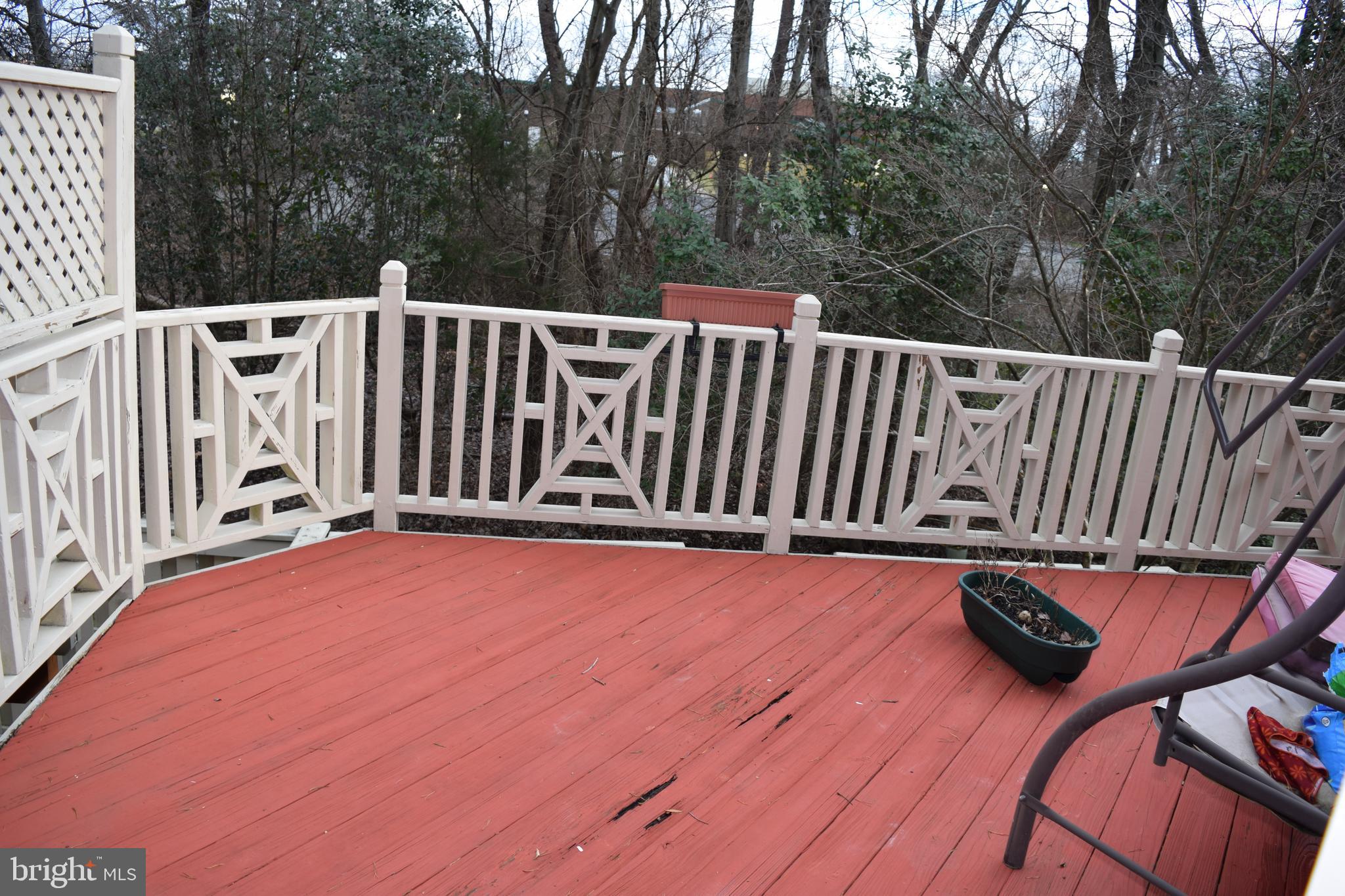 COURTHOUSE WOODS - Residential Lease