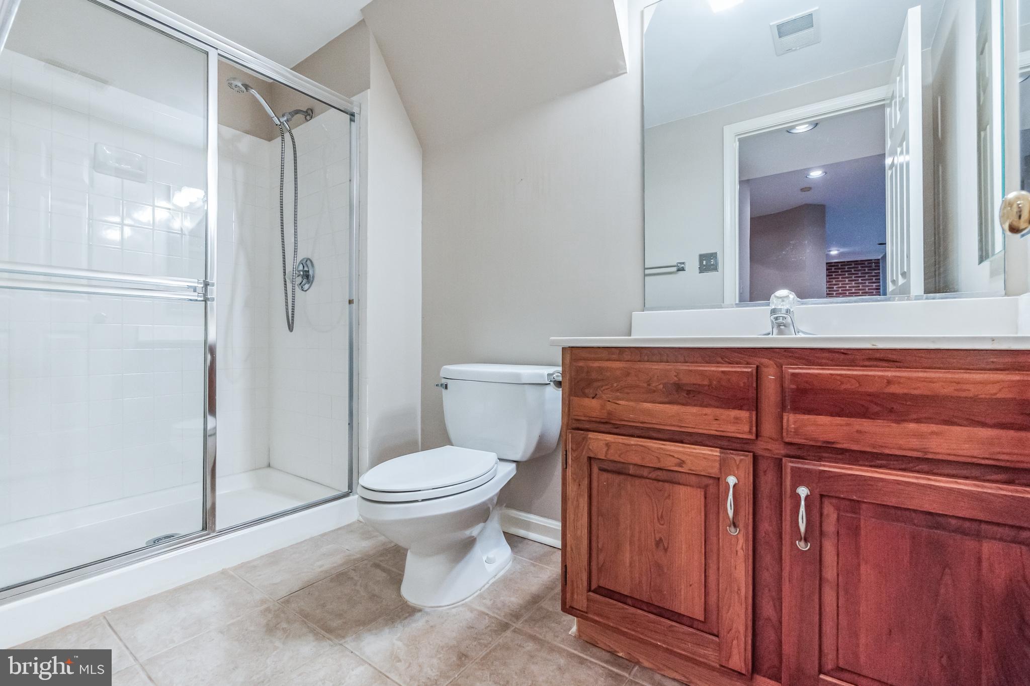 COURTHOUSE WOODS - Residential Lease