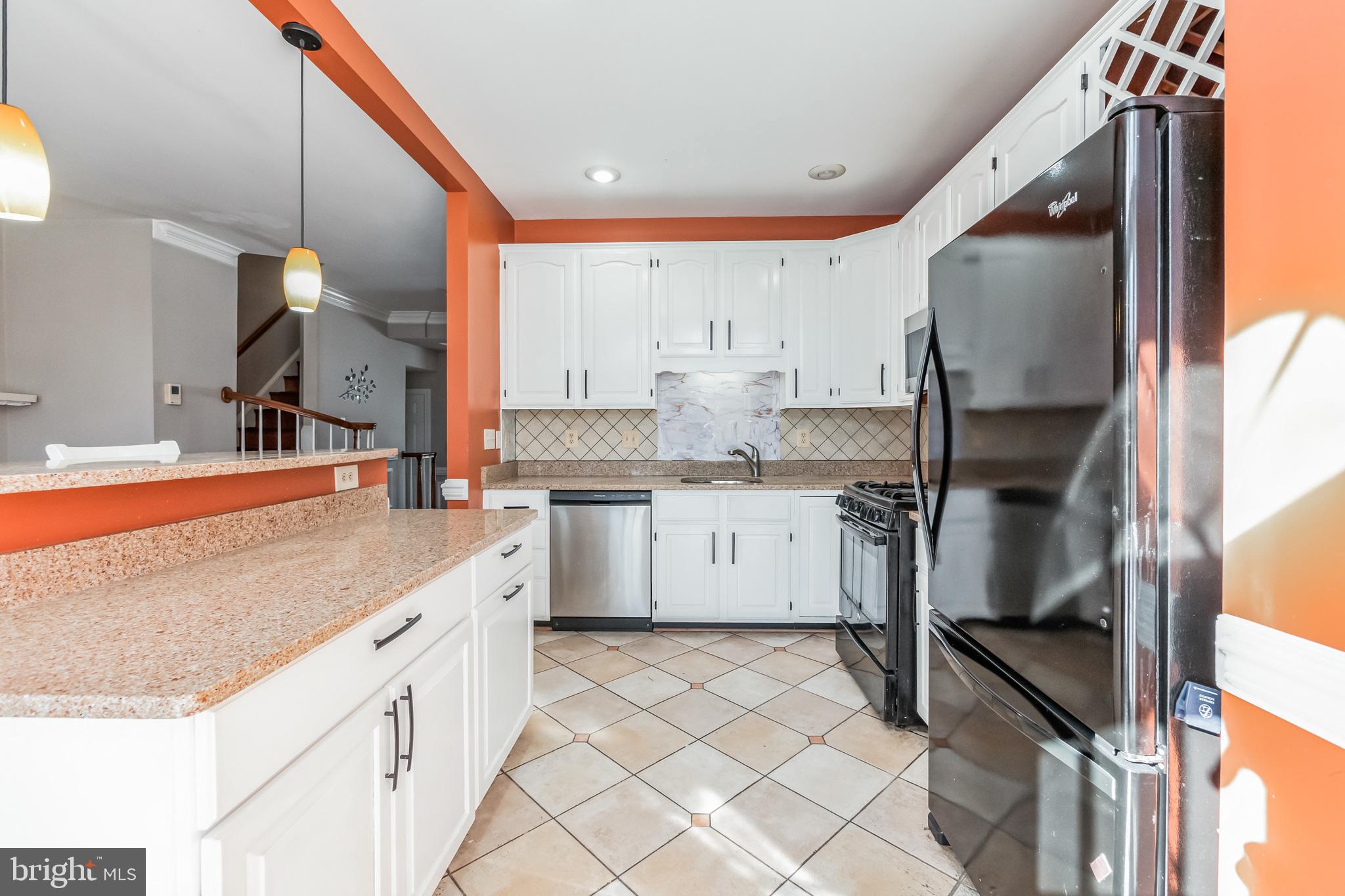 COURTHOUSE WOODS - Residential Lease