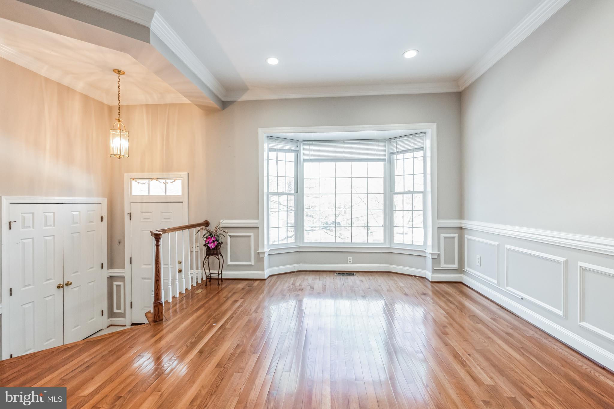 COURTHOUSE WOODS - Residential Lease