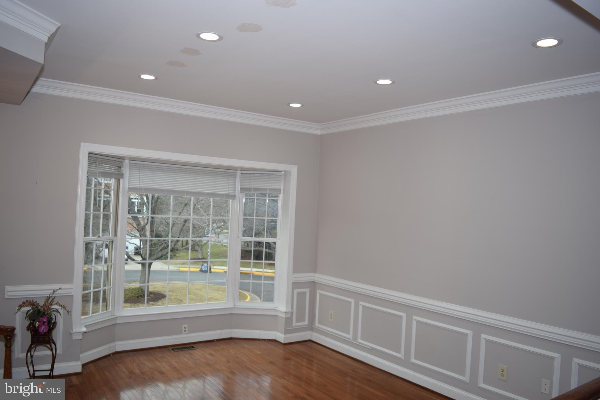 COURTHOUSE WOODS - Residential Lease