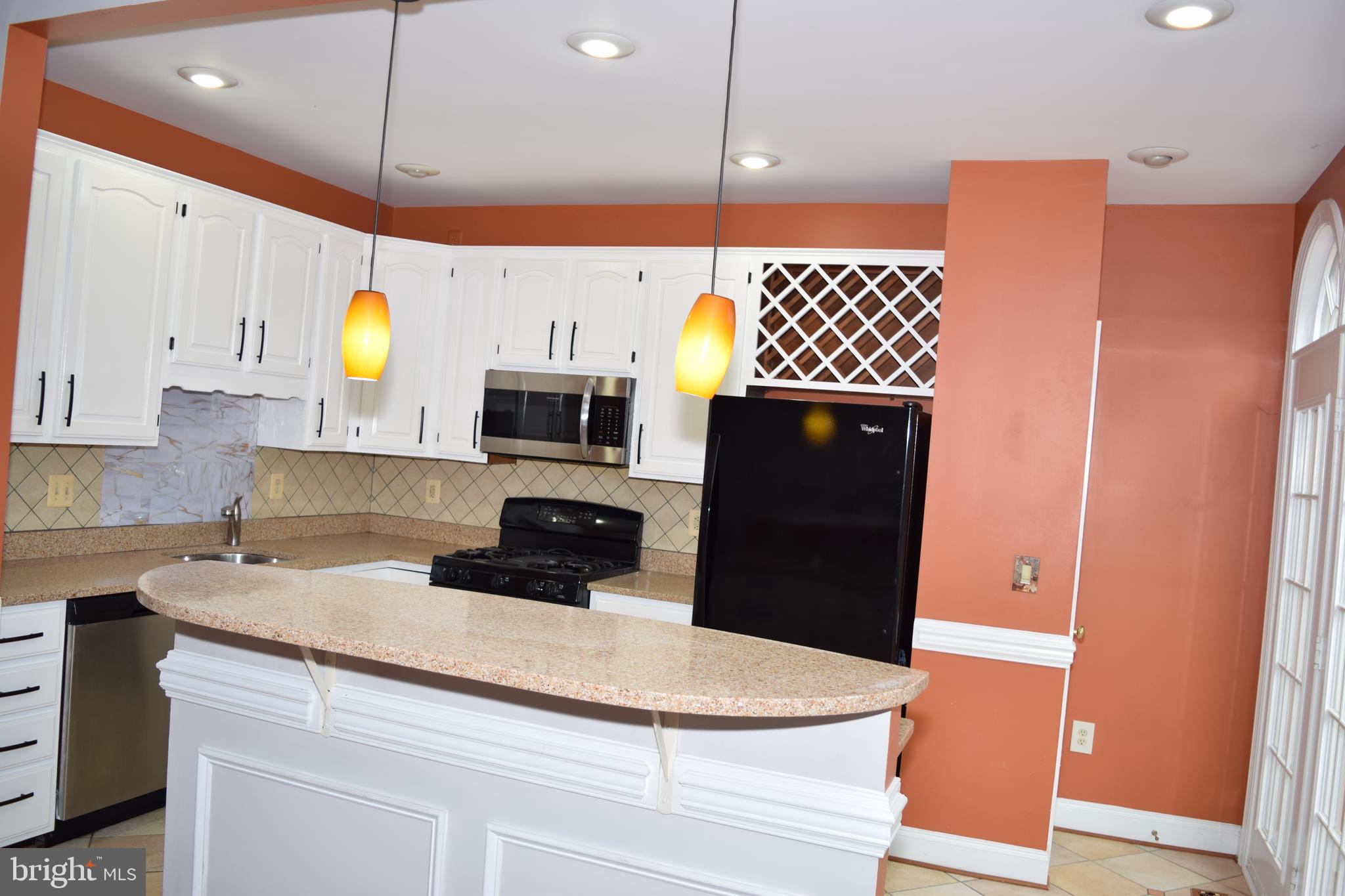 COURTHOUSE WOODS - Residential Lease