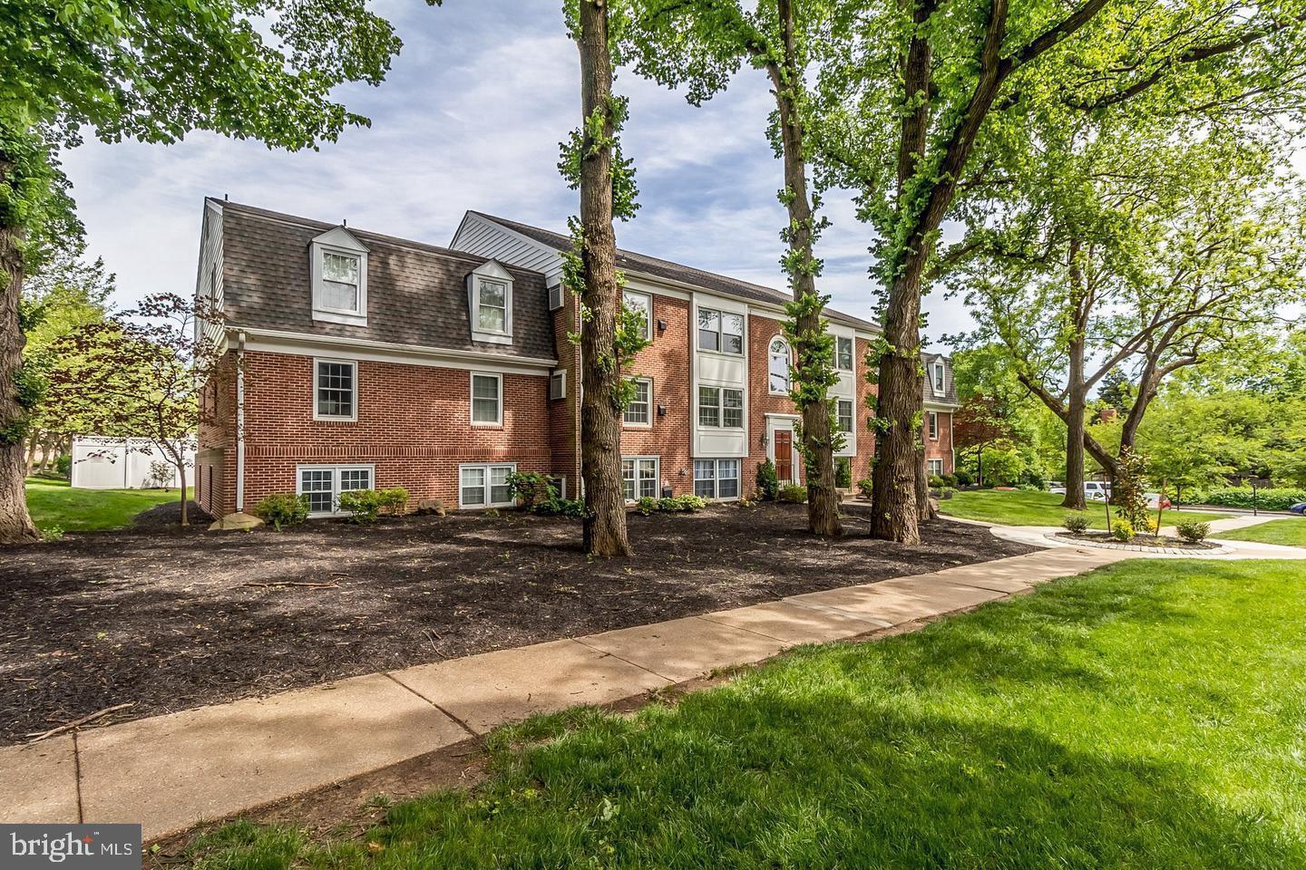 VILLAGES AT HOMELAND - Residential