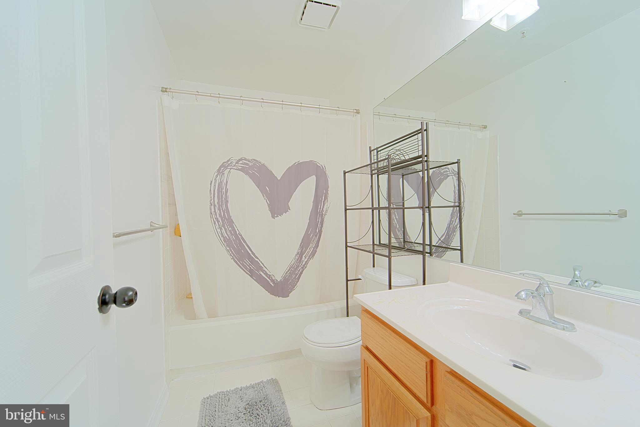 FALLS GABLE - Residential Lease