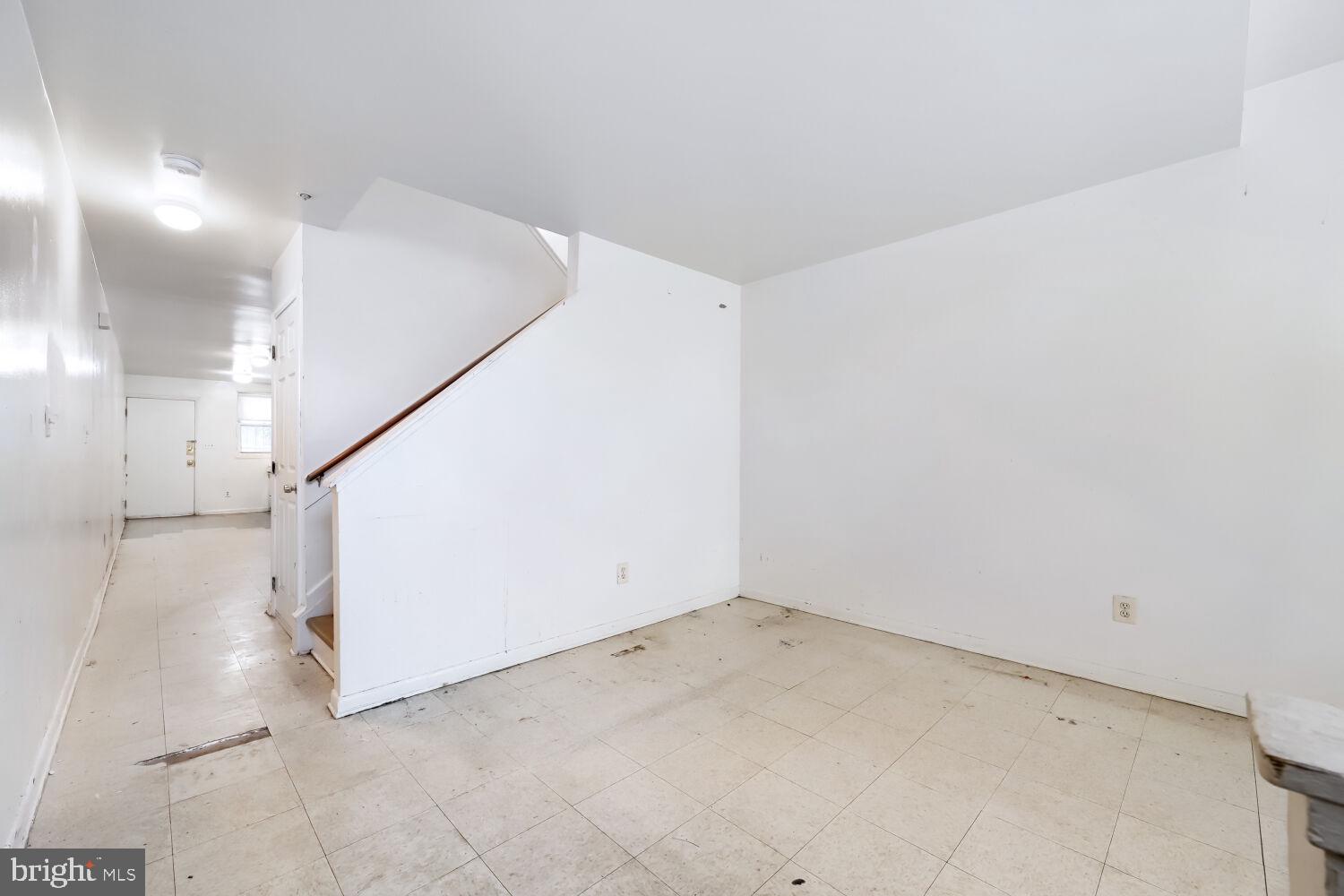 1817 W MULBERRY STREET