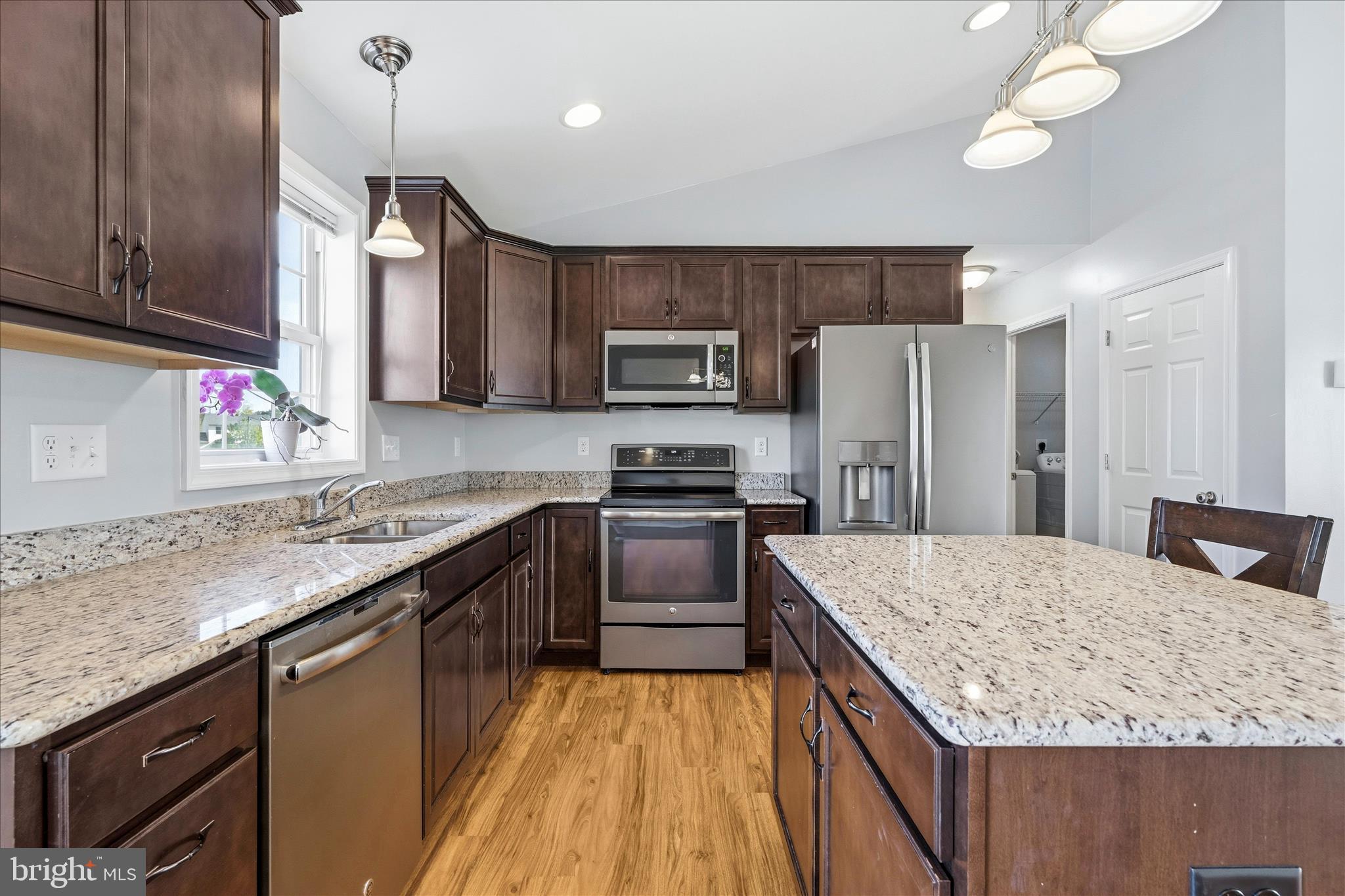 POTOMAC MANOR - Residential