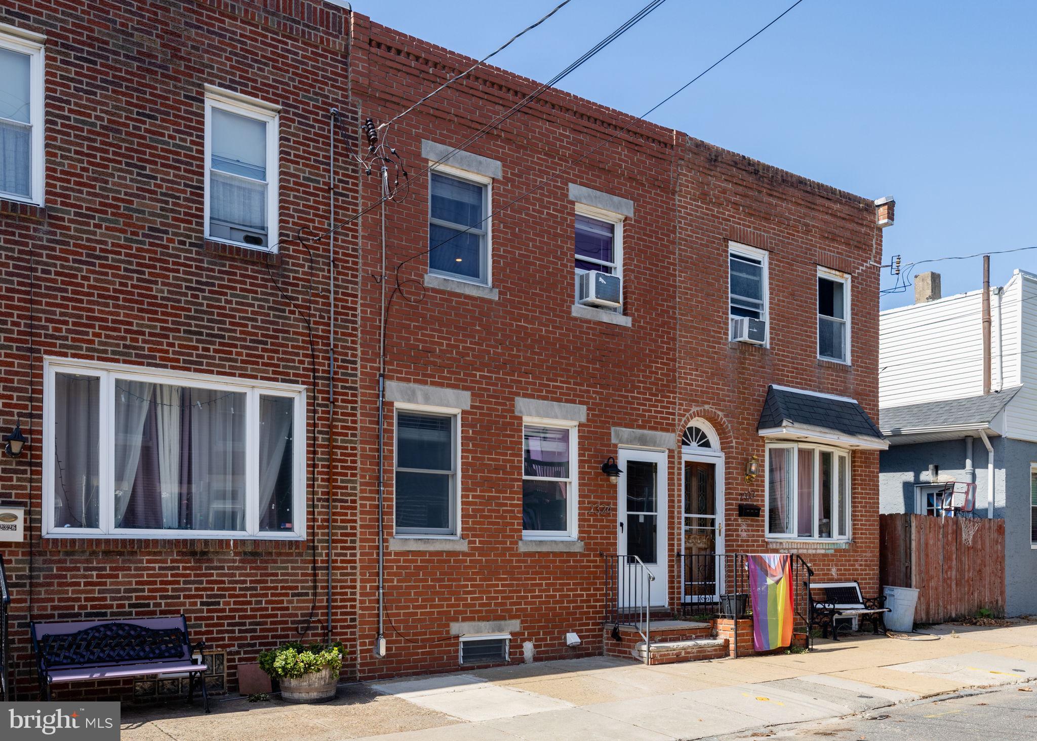 2324 E HAGERT STREET