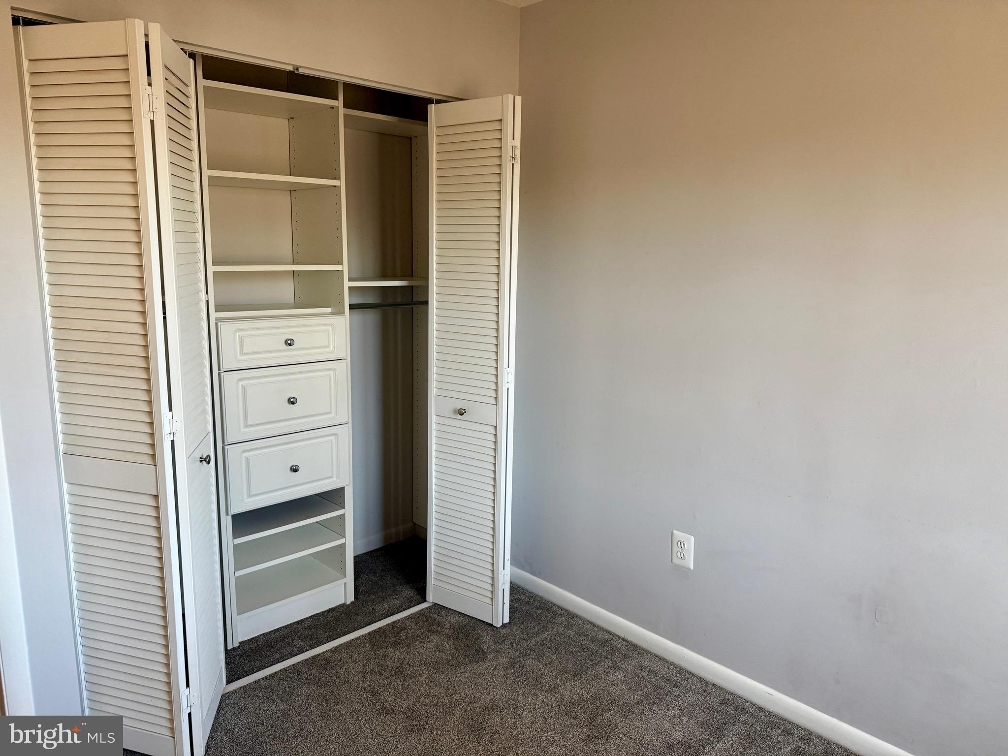 GUNNERS LAKE VILLAGE - Residential