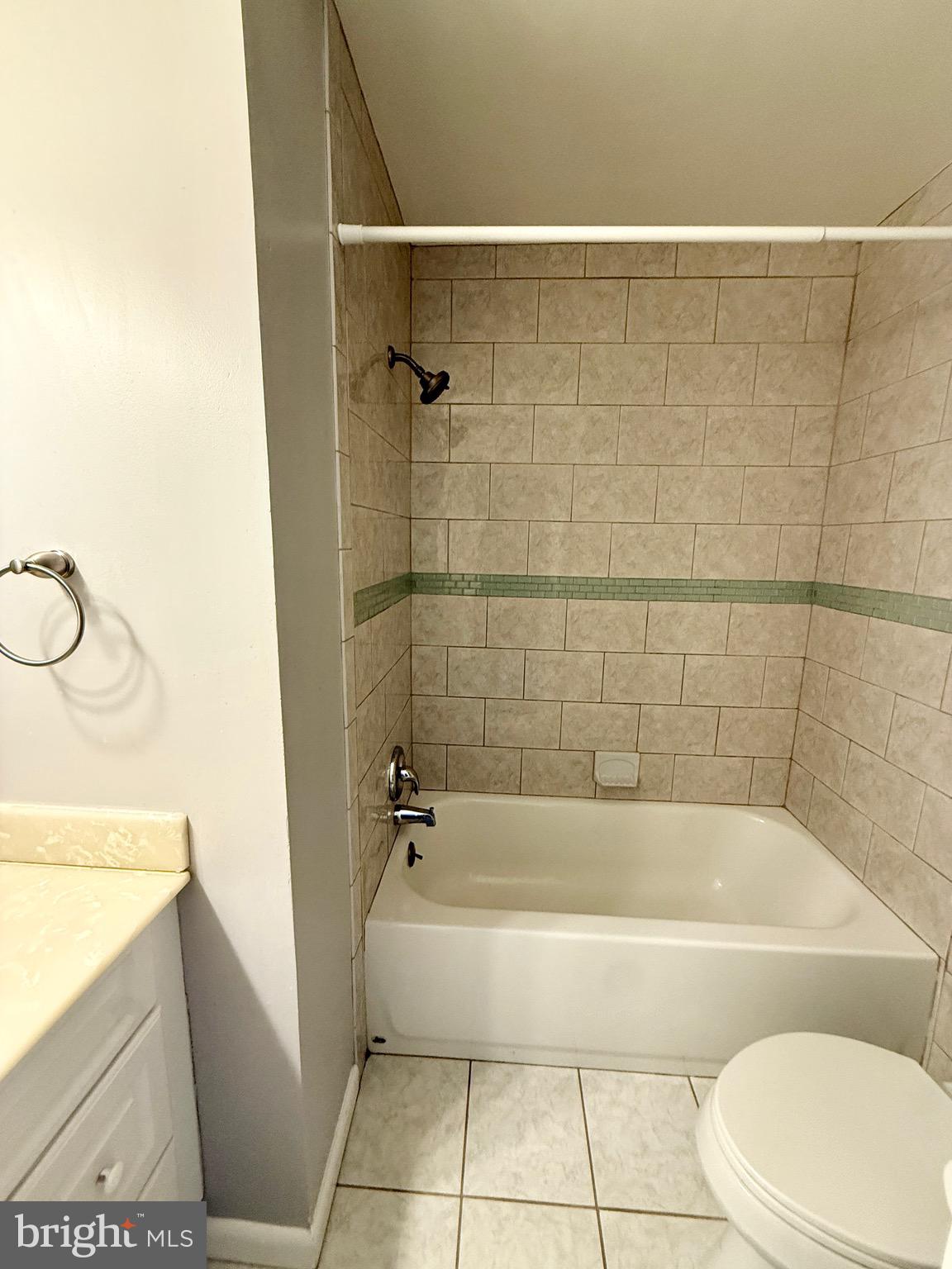 GUNNERS LAKE VILLAGE - Residential