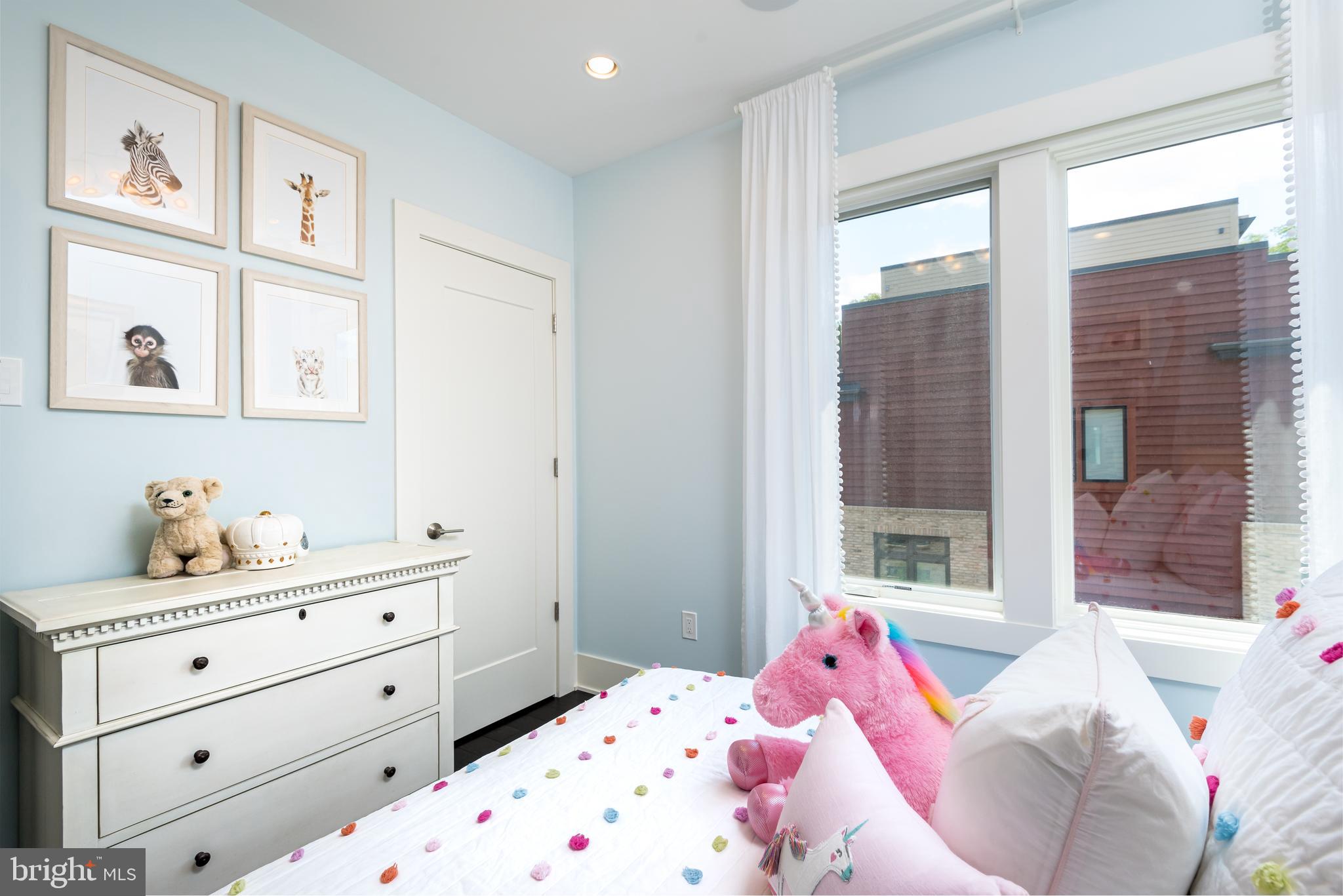 GROSVENOR HEIGHTS - Residential