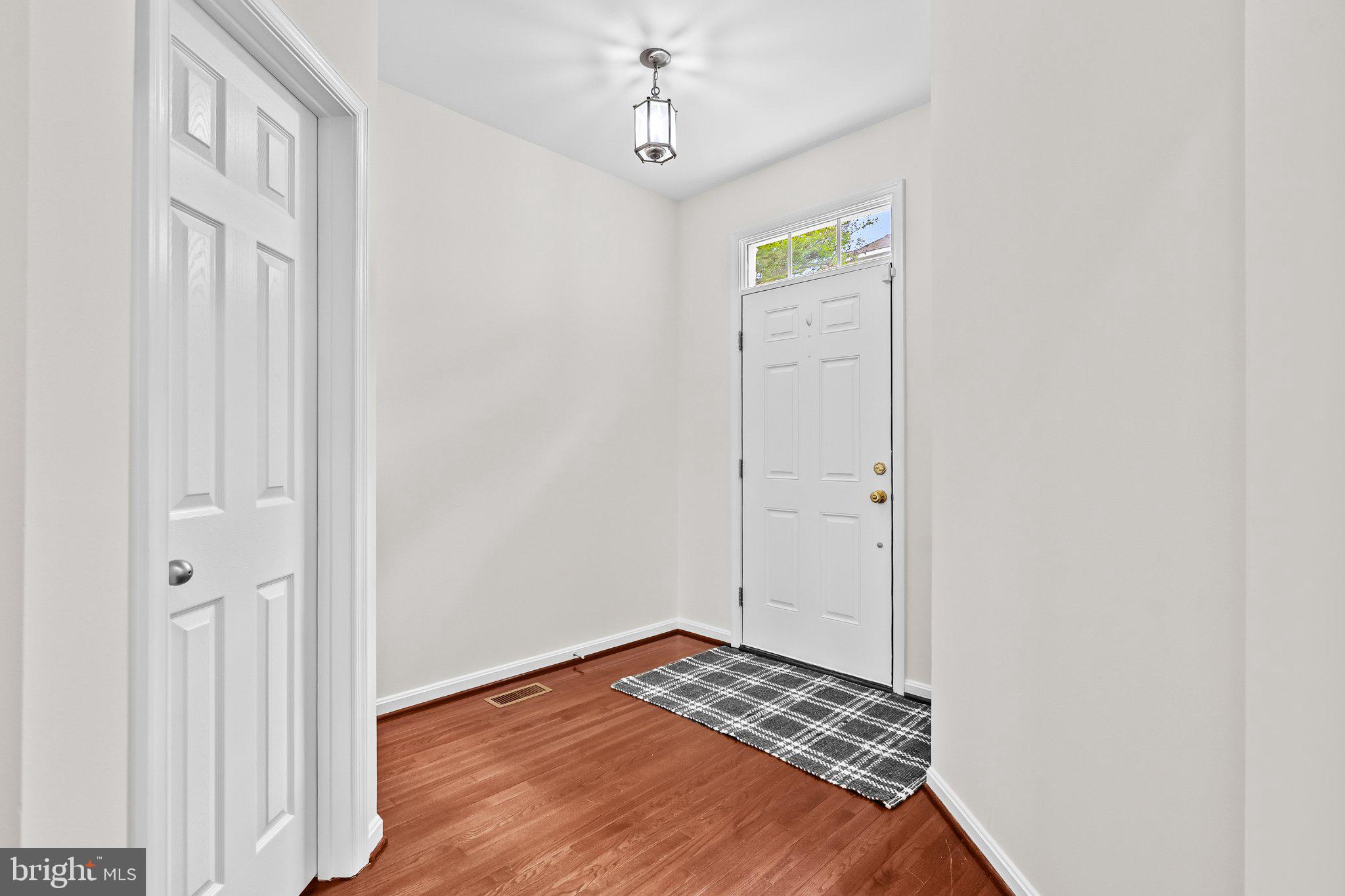 LAKE POINT ROUND HILL - Residential