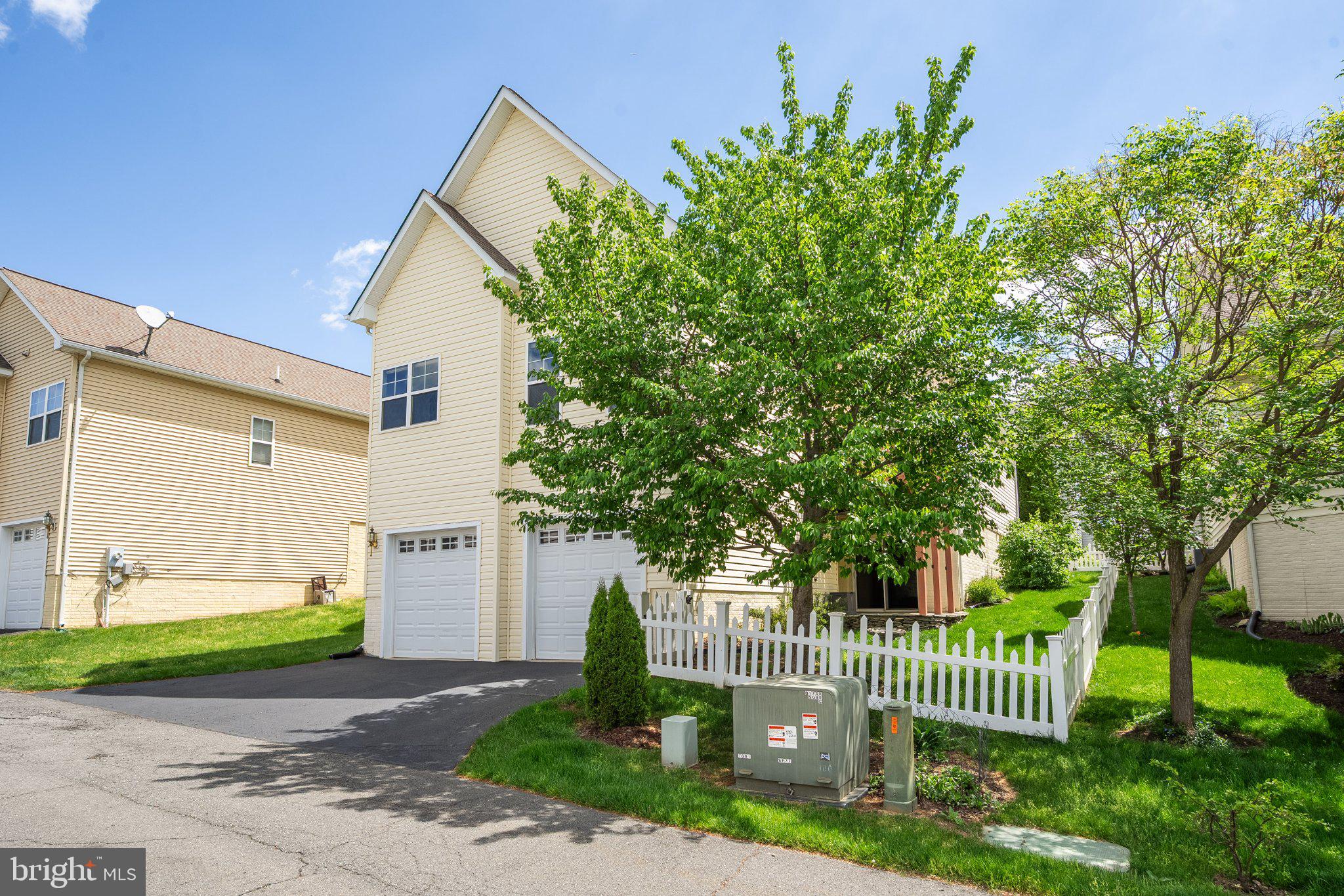 LAKE POINT ROUND HILL - Residential