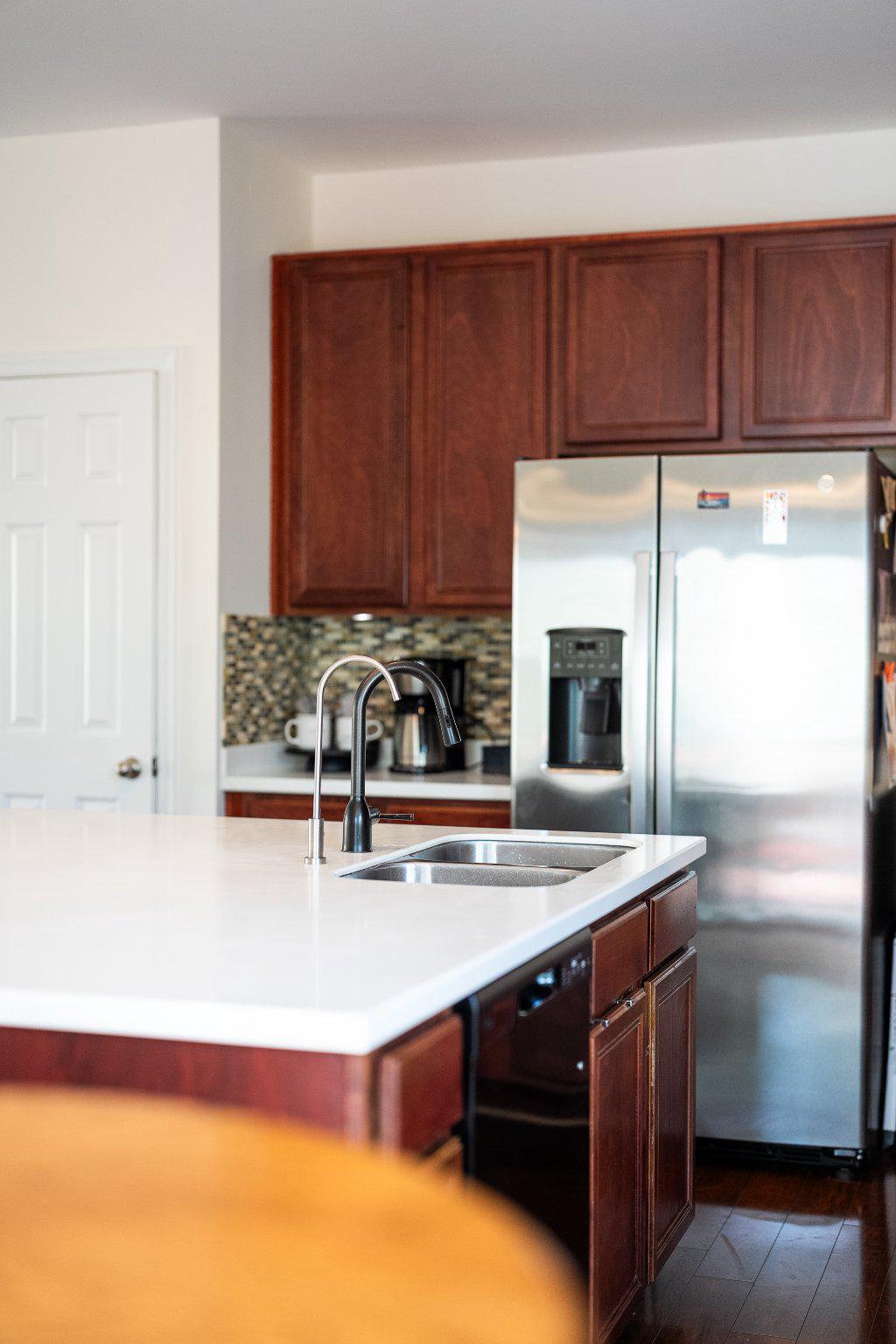 LAKE POINT ROUND HILL - Residential