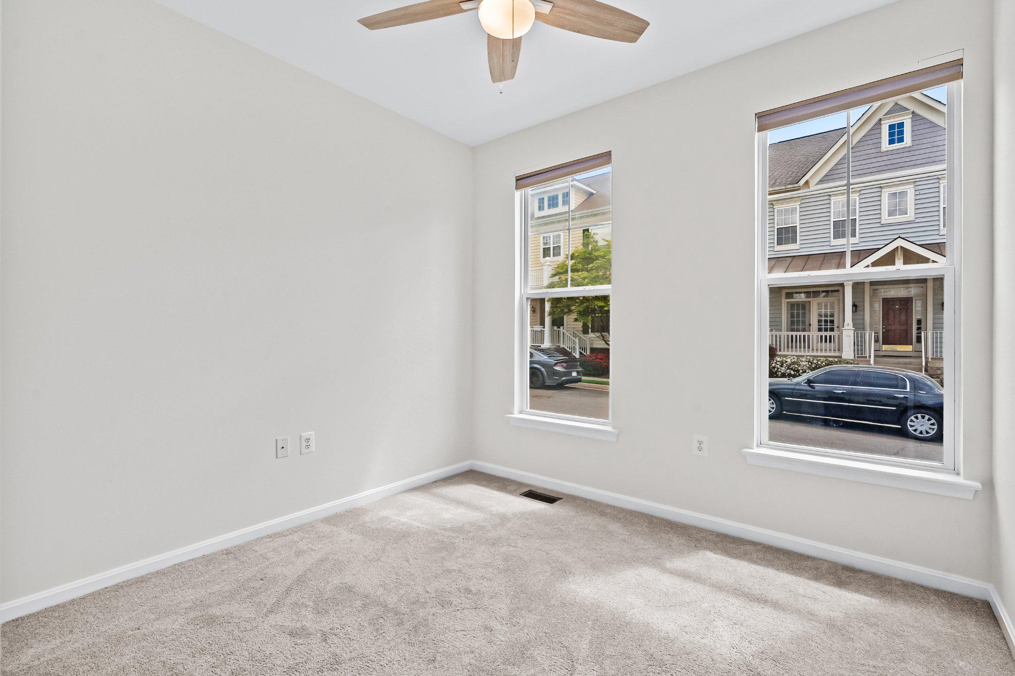 LAKE POINT ROUND HILL - Residential